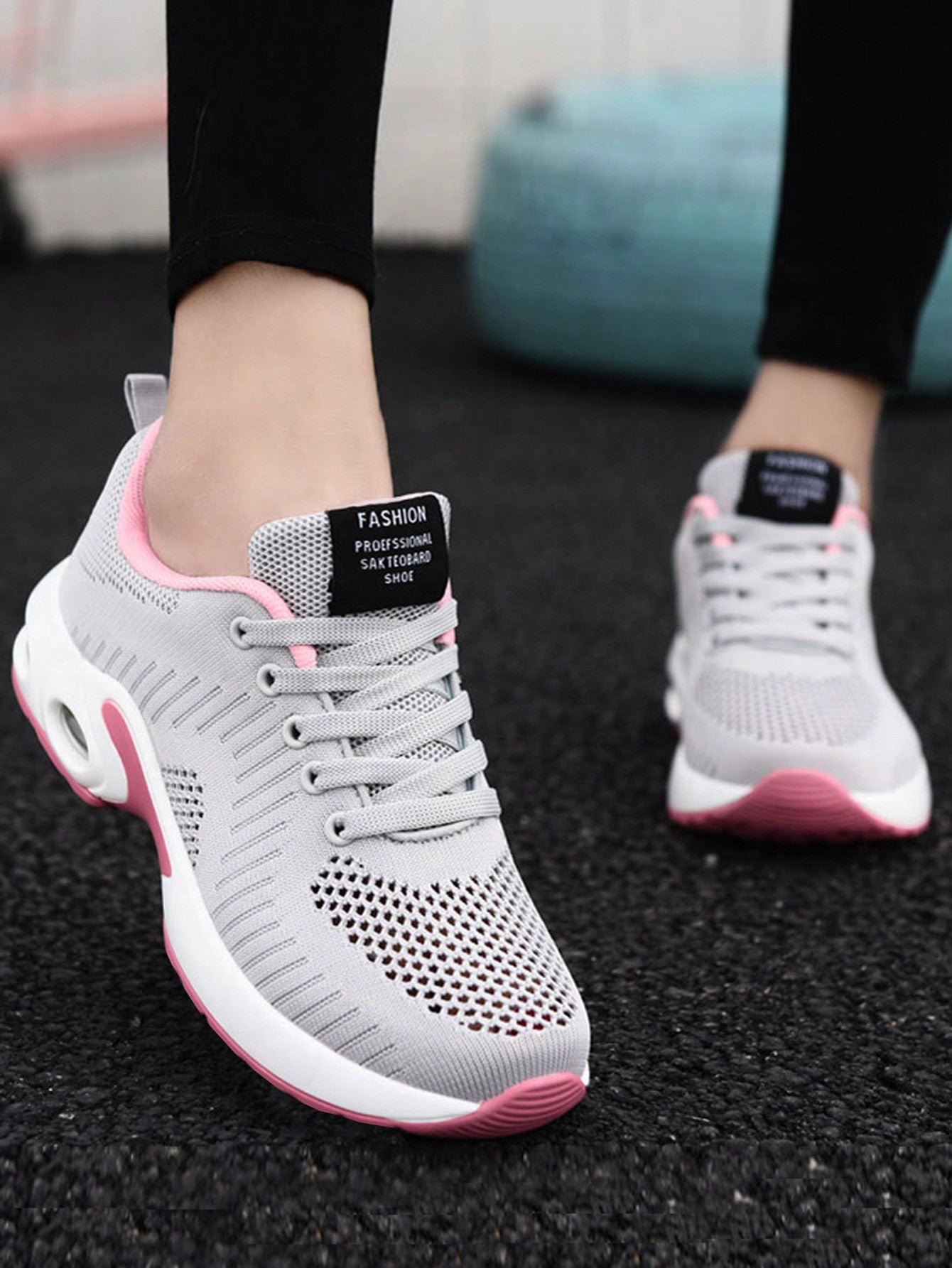 Women's Fashionable Sporty Four Seasons Outdoor Casual Sneakers