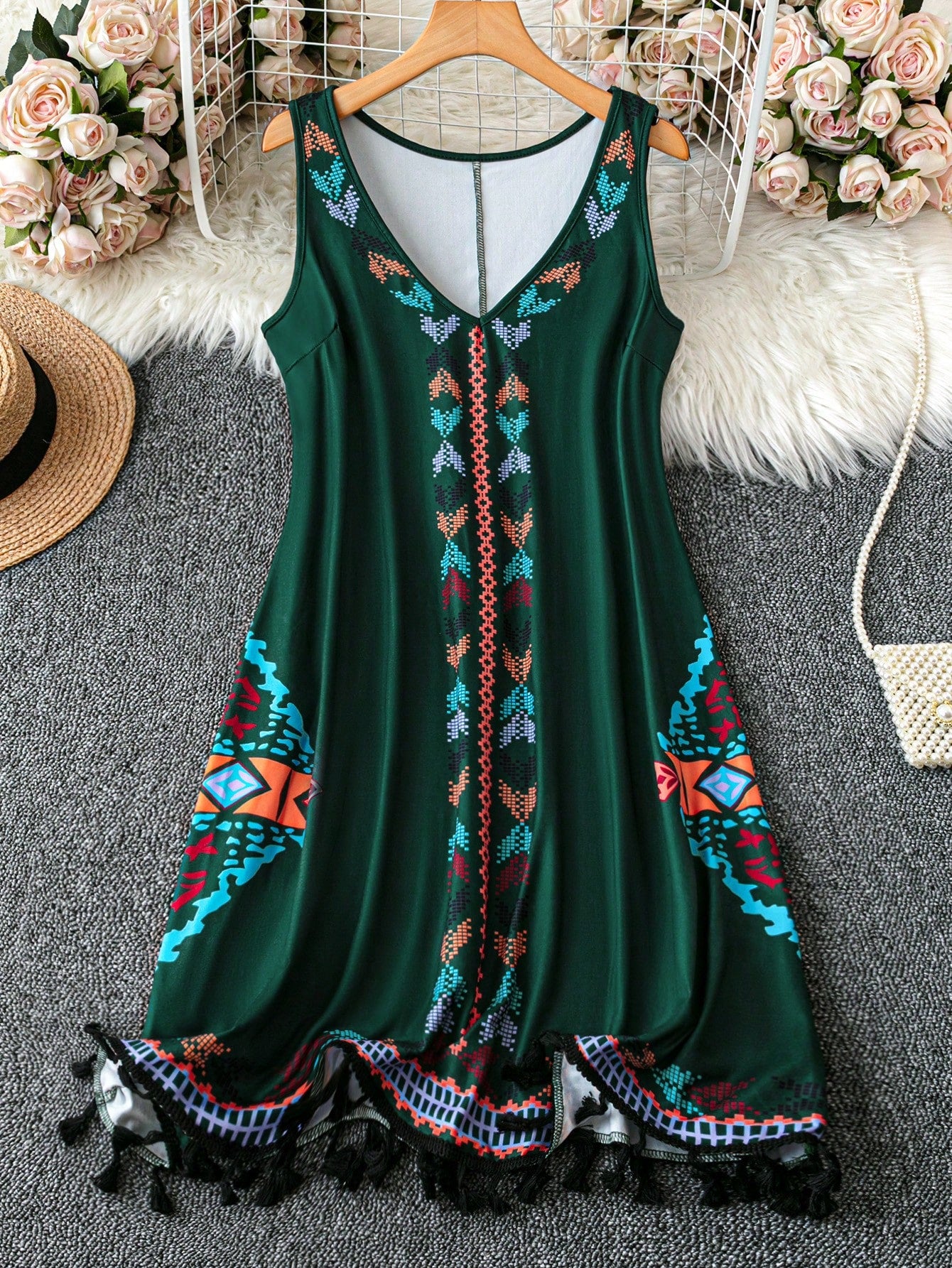 EMERY ROSE Plus Size Summer Casual Geometric Print V-Neck Fringed Hem Sleeveless Dress