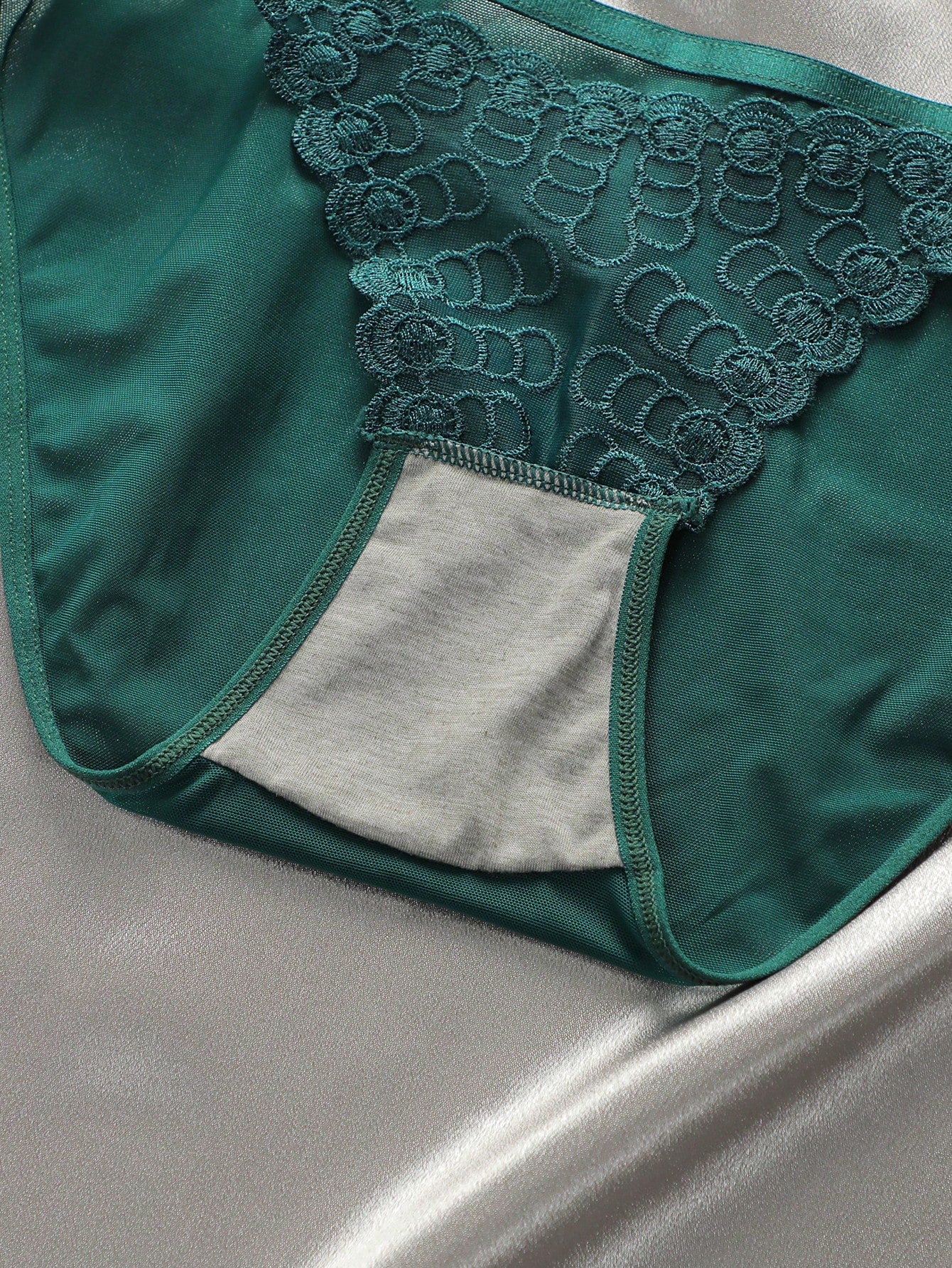 3Sets Underwire Push-Up Bra And Panties With Embroidered Decoration Lingerie Panty Sets