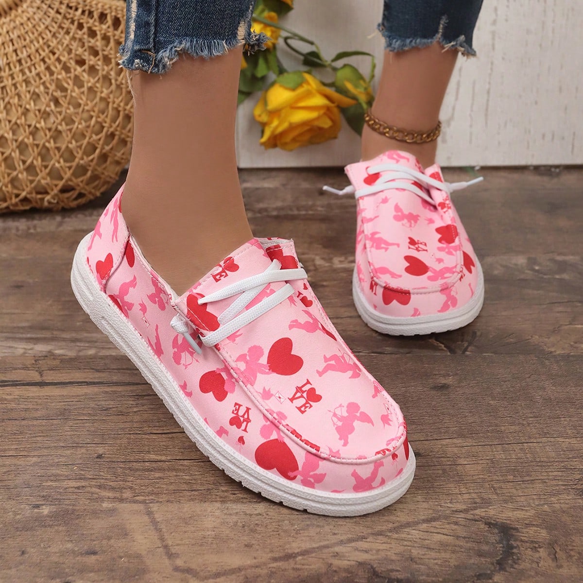 Round Toe Lace-Up Contrast Color Heart & Cartoon Print Fashionable Versatile Women Casual Sneakers For Urban Outdoor