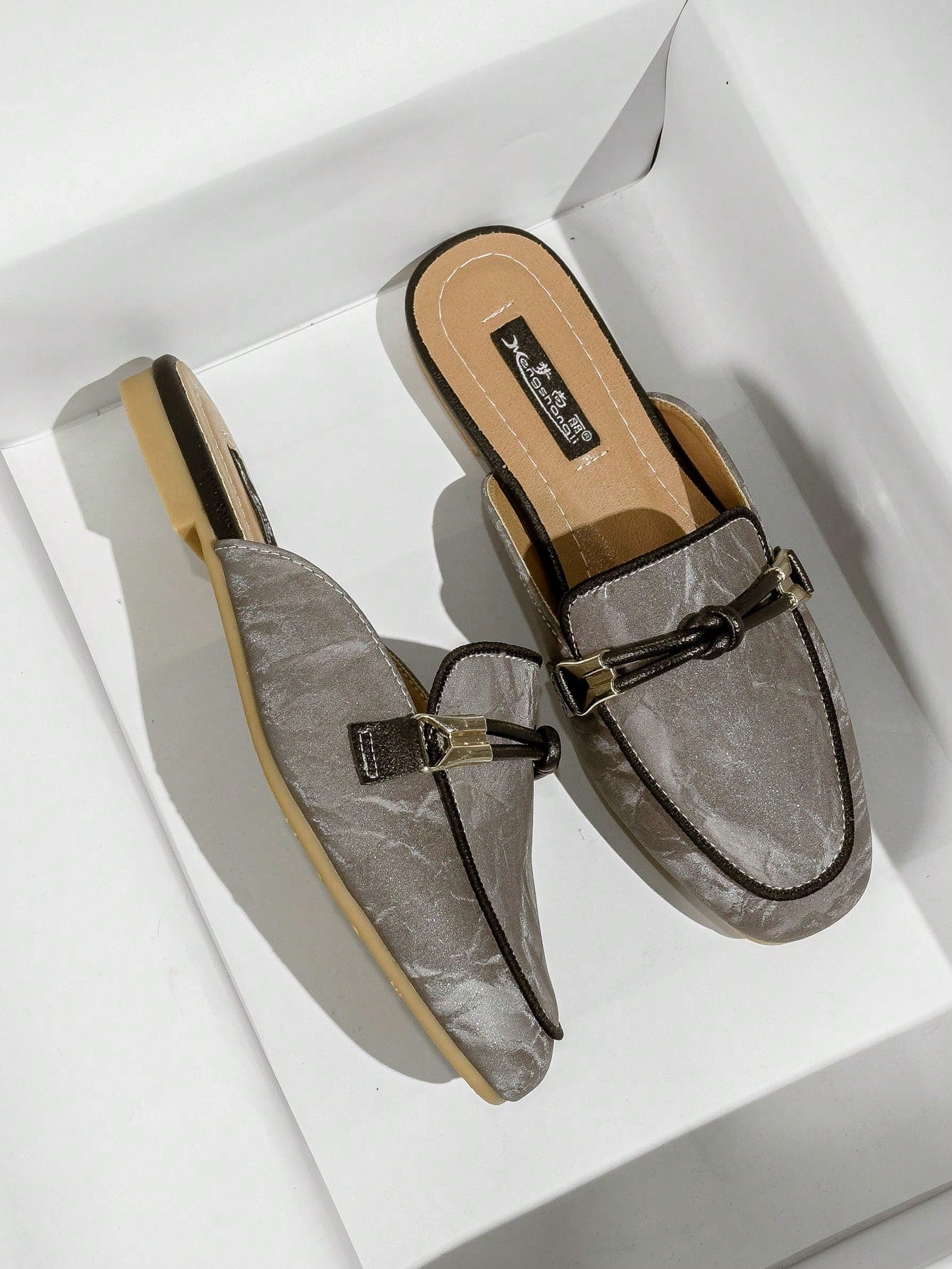 Mengshangli Women's Slip-On Mule Shoes With Metallic Decor, Half- Flat Sole Fashionable Slouchy Shoes