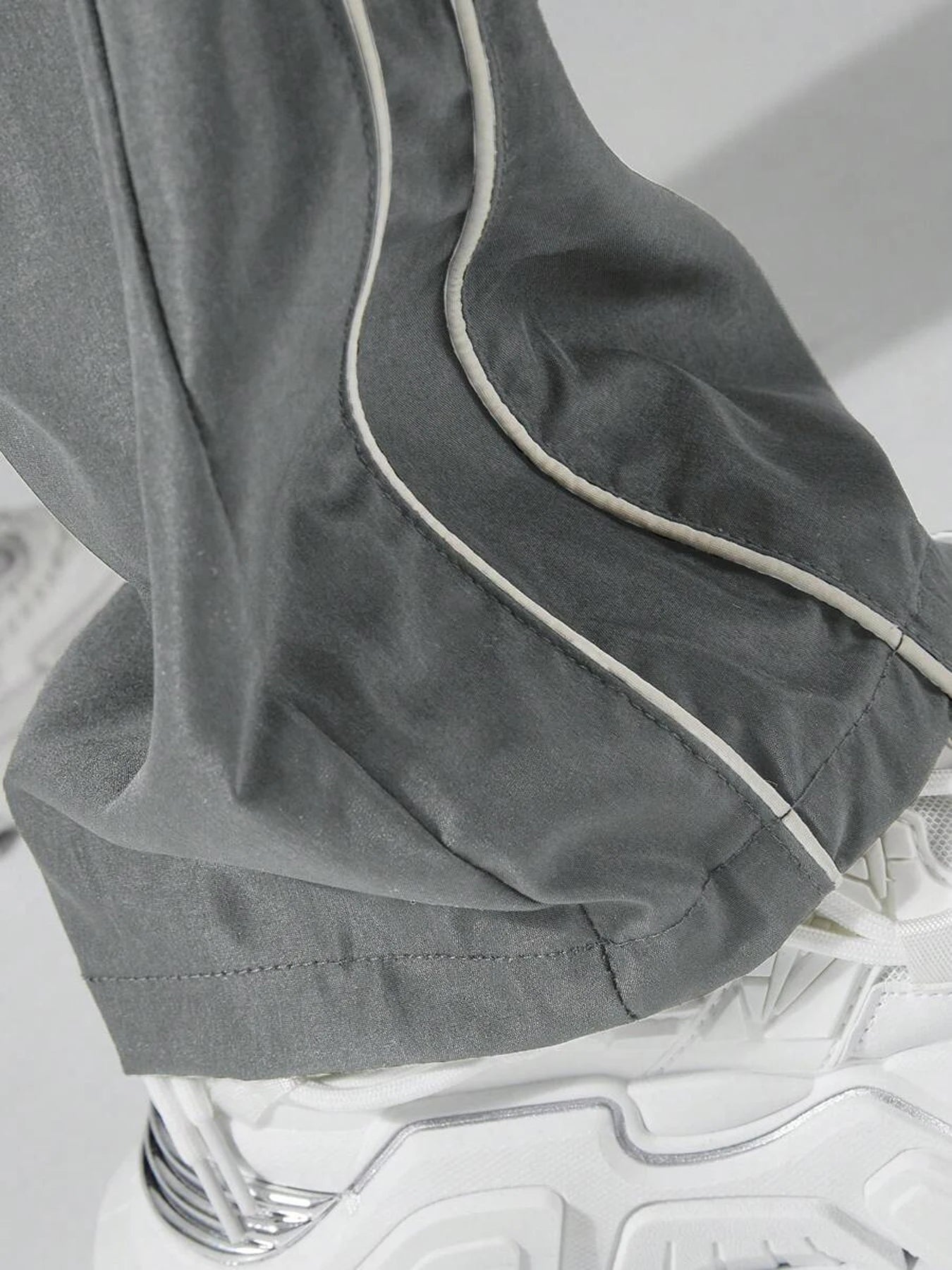 Boys' pants, boys' casual pants, can be worn in all seasons, suitable for boys aged 7-14, and go out for leisure jogging.