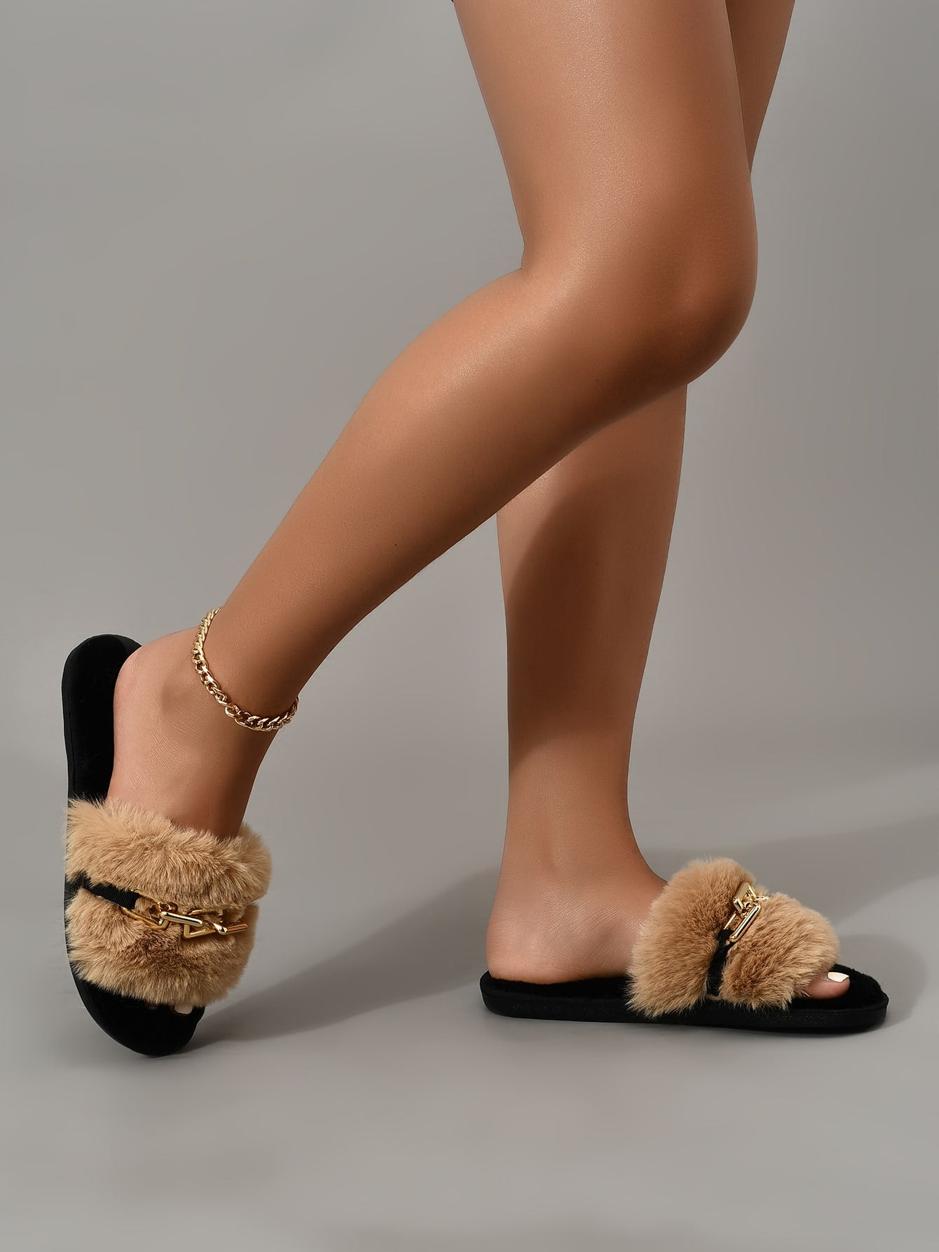 Women Khaki Chain Decor Fluffy Slippers, Punk Open Toe Slippers For Bedrooms