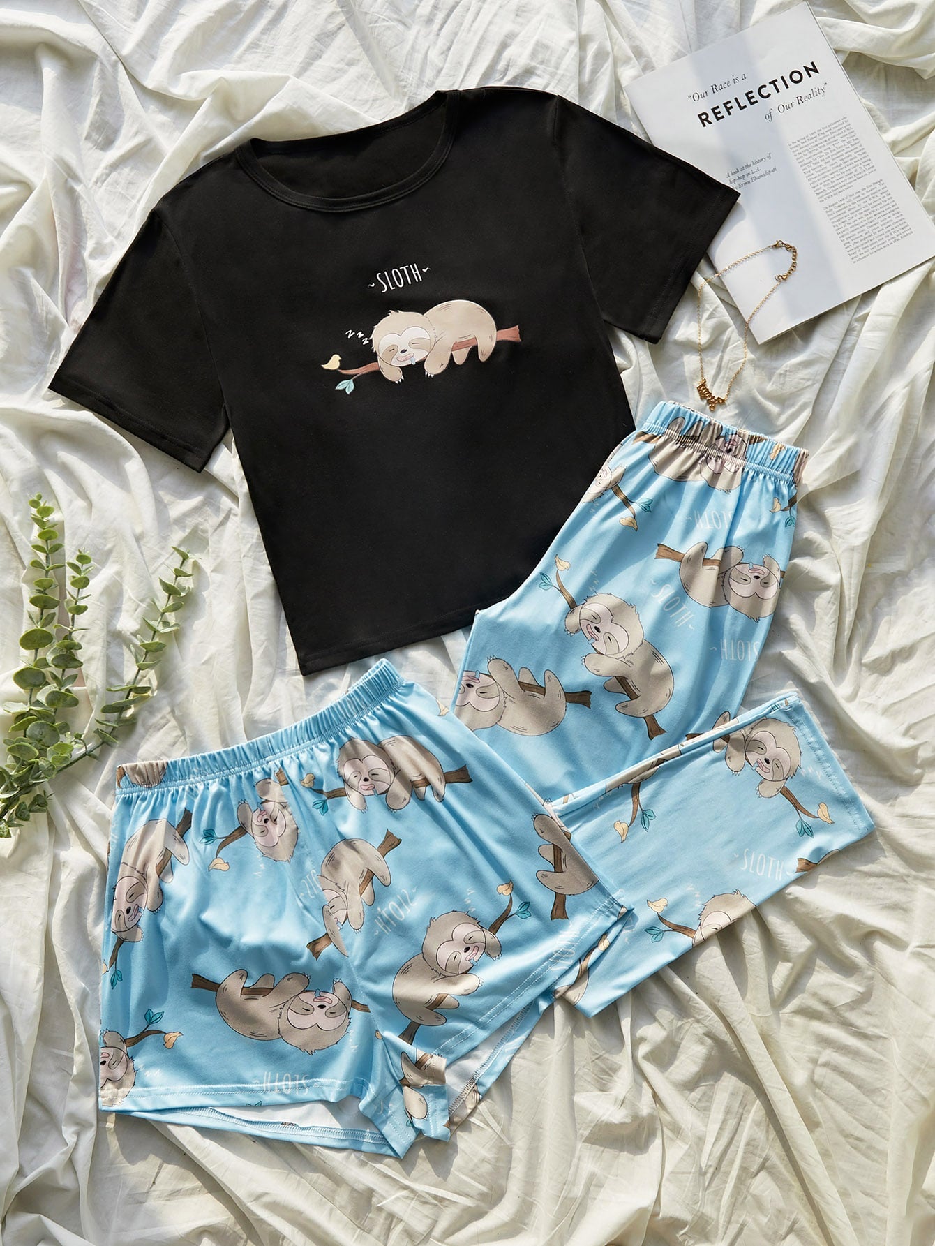 Letter And Graphic Print Top & Shorts & Pants PJ Set / Pajama Set