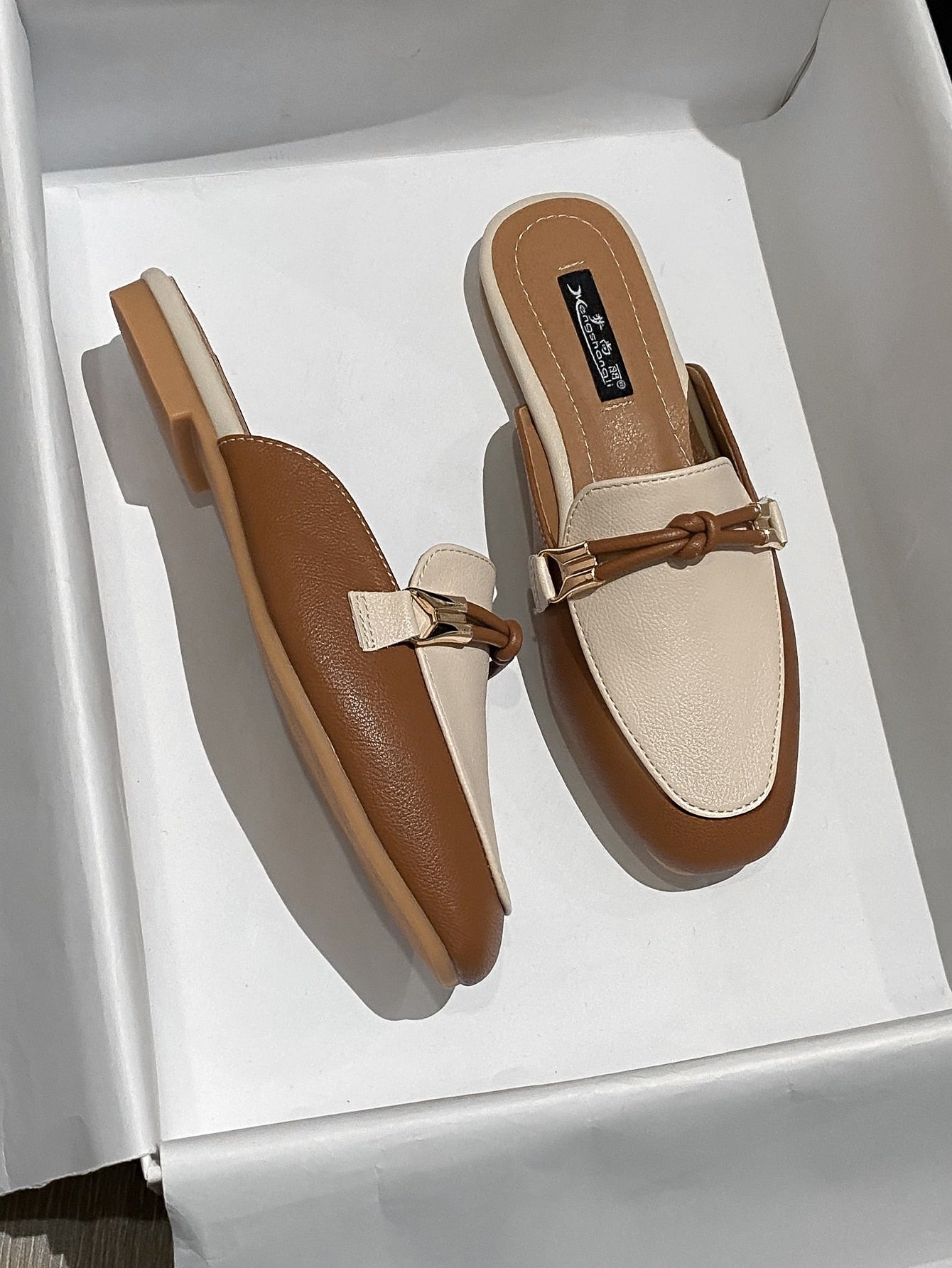 Mengshangli Women's Slip-On Mule Shoes With Metallic Decor, Half- Flat Sole Fashionable Slouchy Shoes