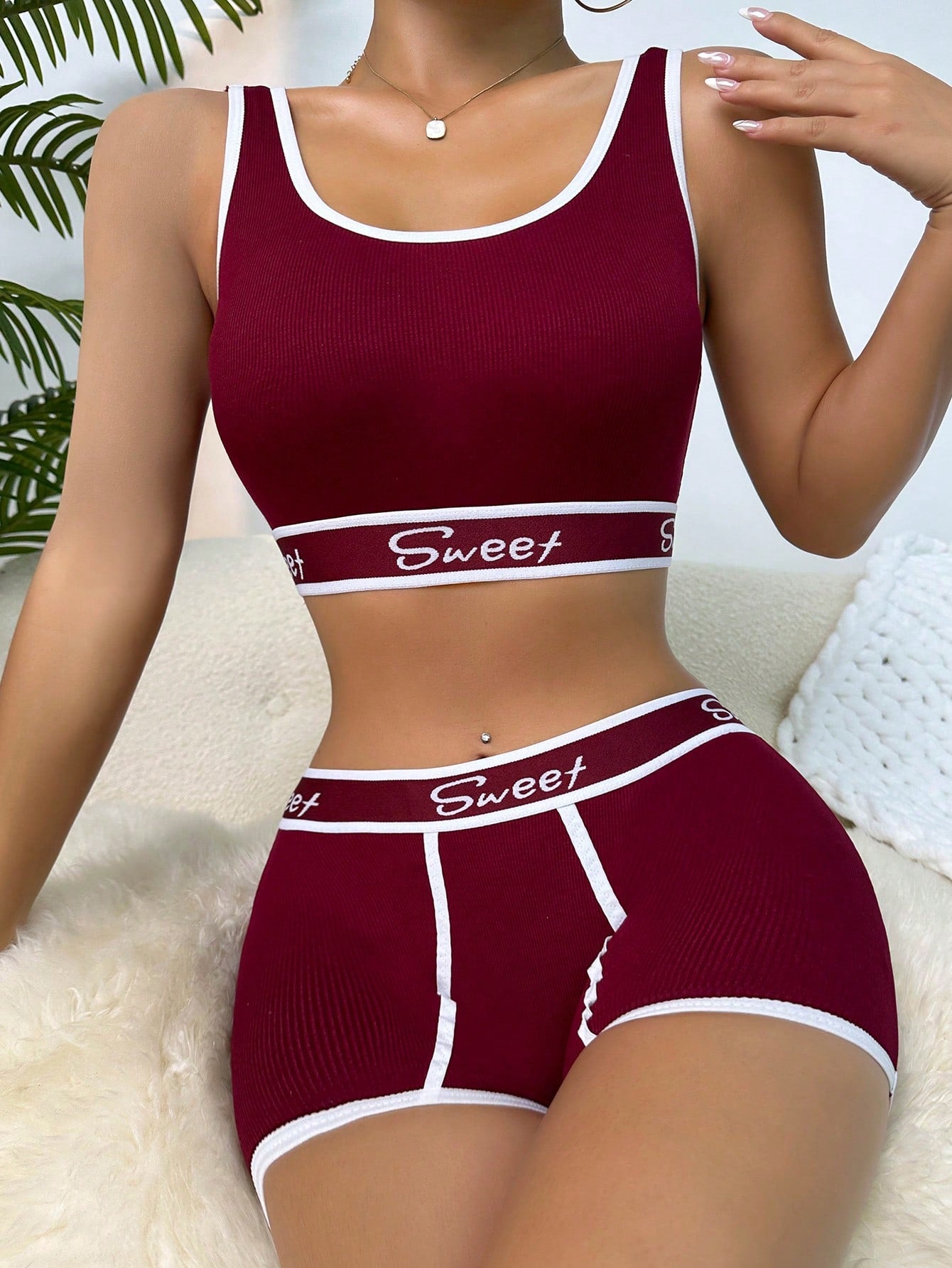 Letter Tape Contrast Binding Bra & Boyshorts Lingerie Set Sports