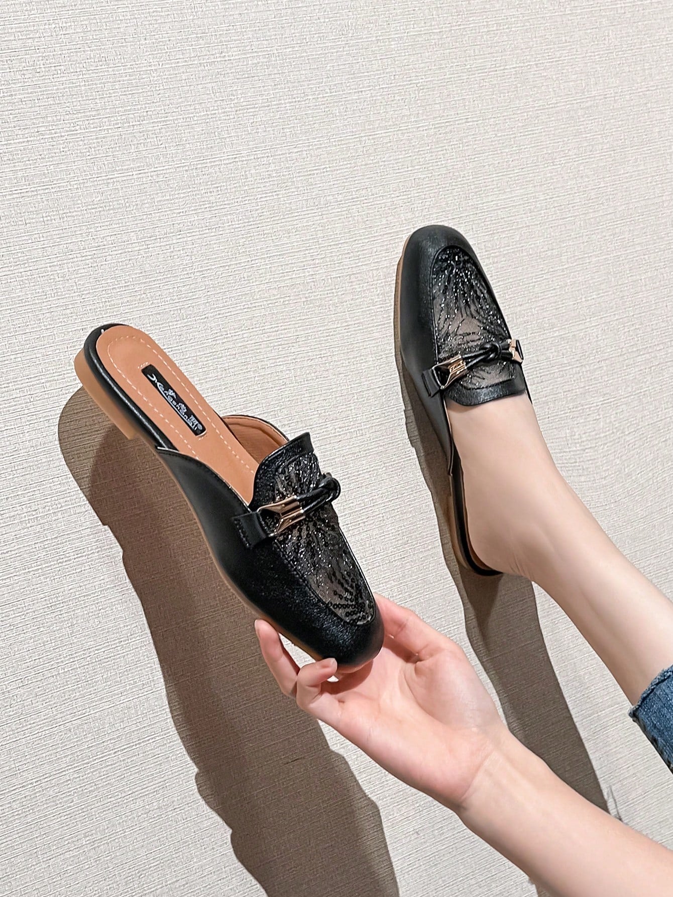 Mengshangli Women's Slip-On Mule Shoes With Metallic Decor, Half- Flat Sole Fashionable Slouchy Shoes