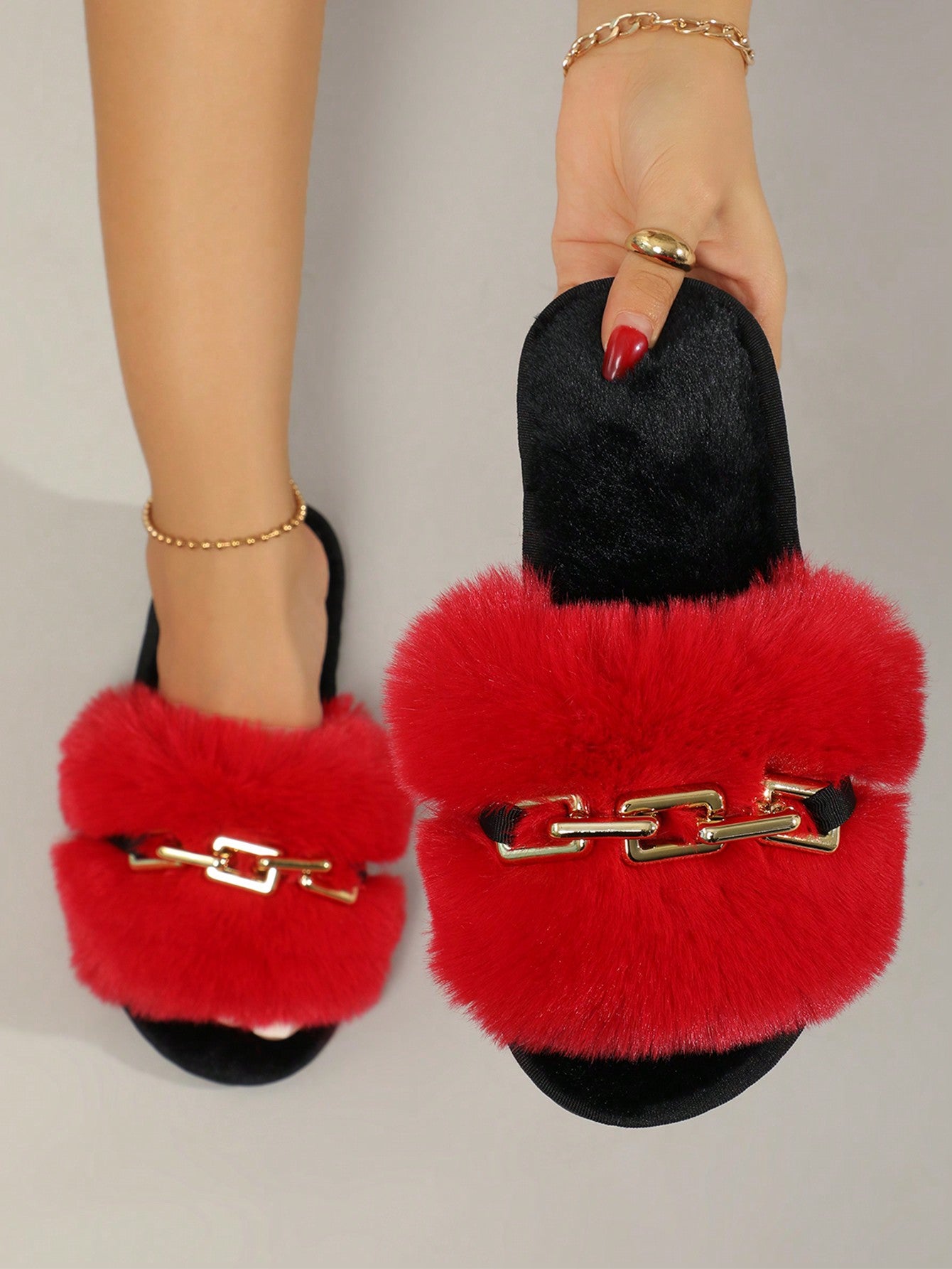 Women Khaki Chain Decor Fluffy Slippers, Punk Open Toe Slippers For Bedrooms