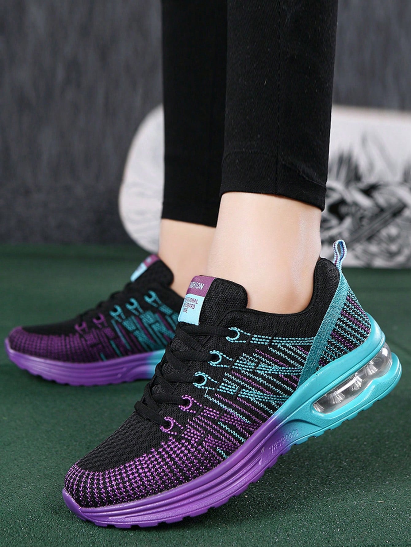 Women's Fashionable Sporty Four Seasons Outdoor Casual Sneakers