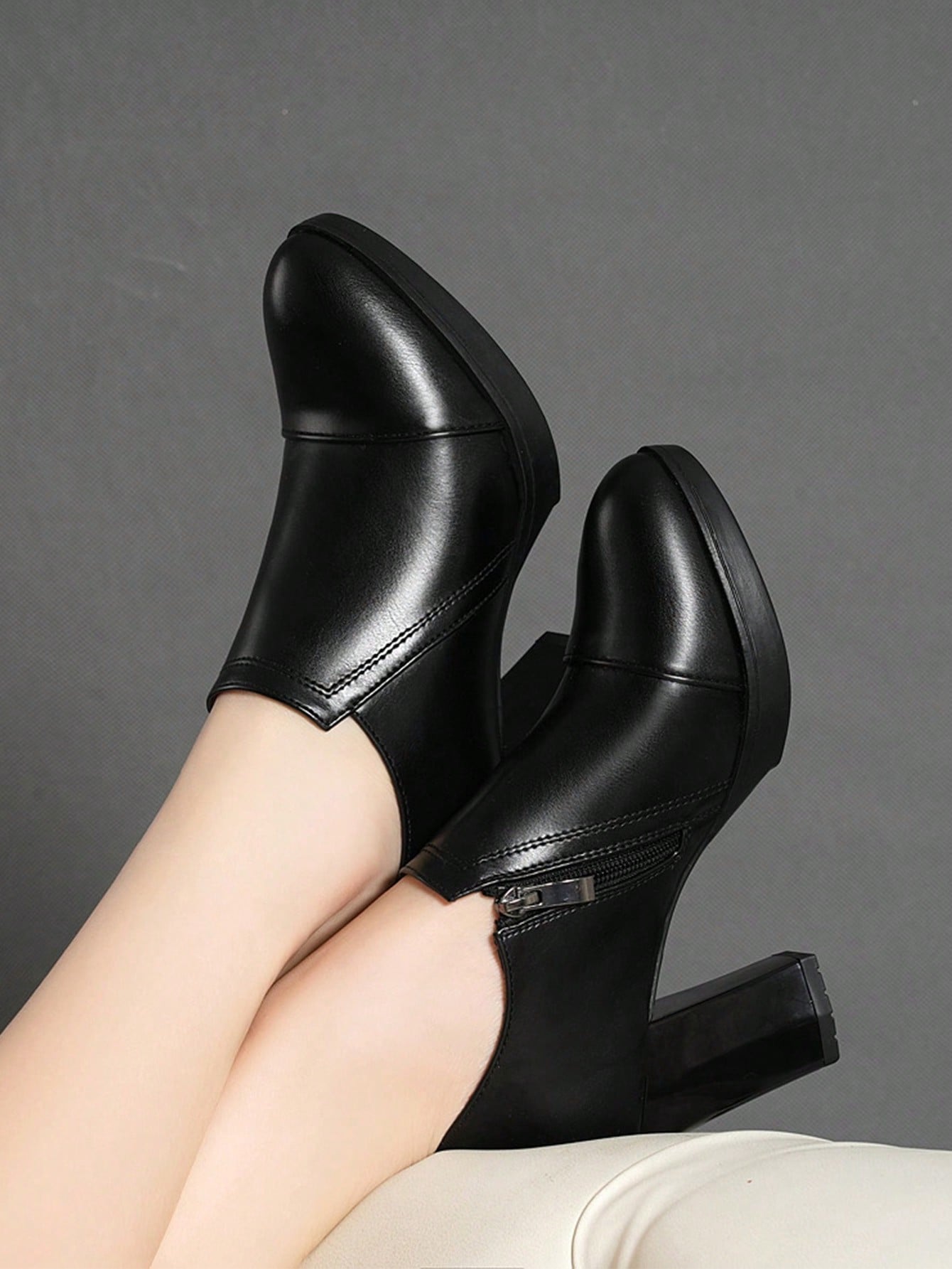 Women's White Shoes Fashion Sneakers Casual Shoes,Go With Black Dress