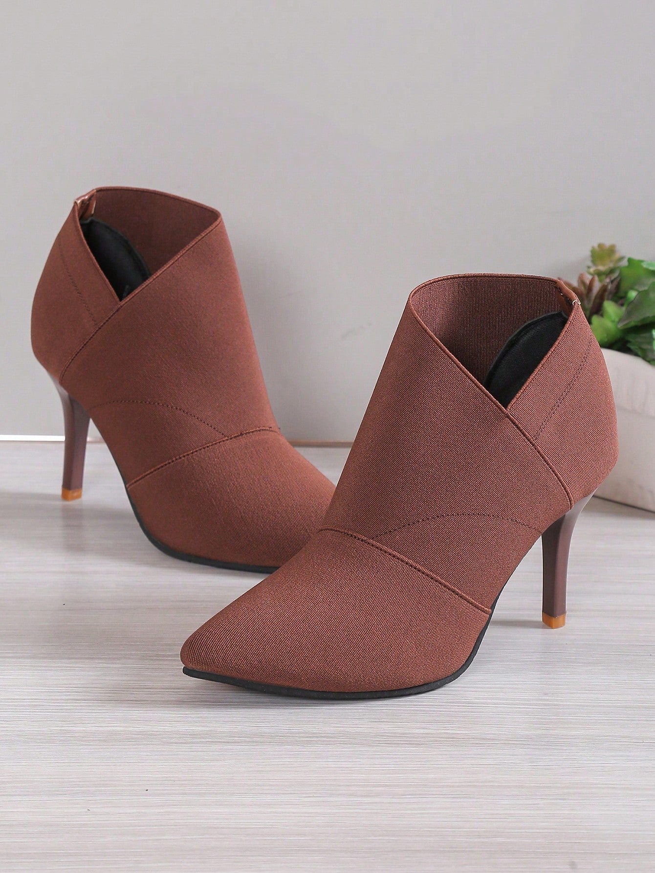 European And American Fashion Pointed Toe Stretch High Heel Classic Boots