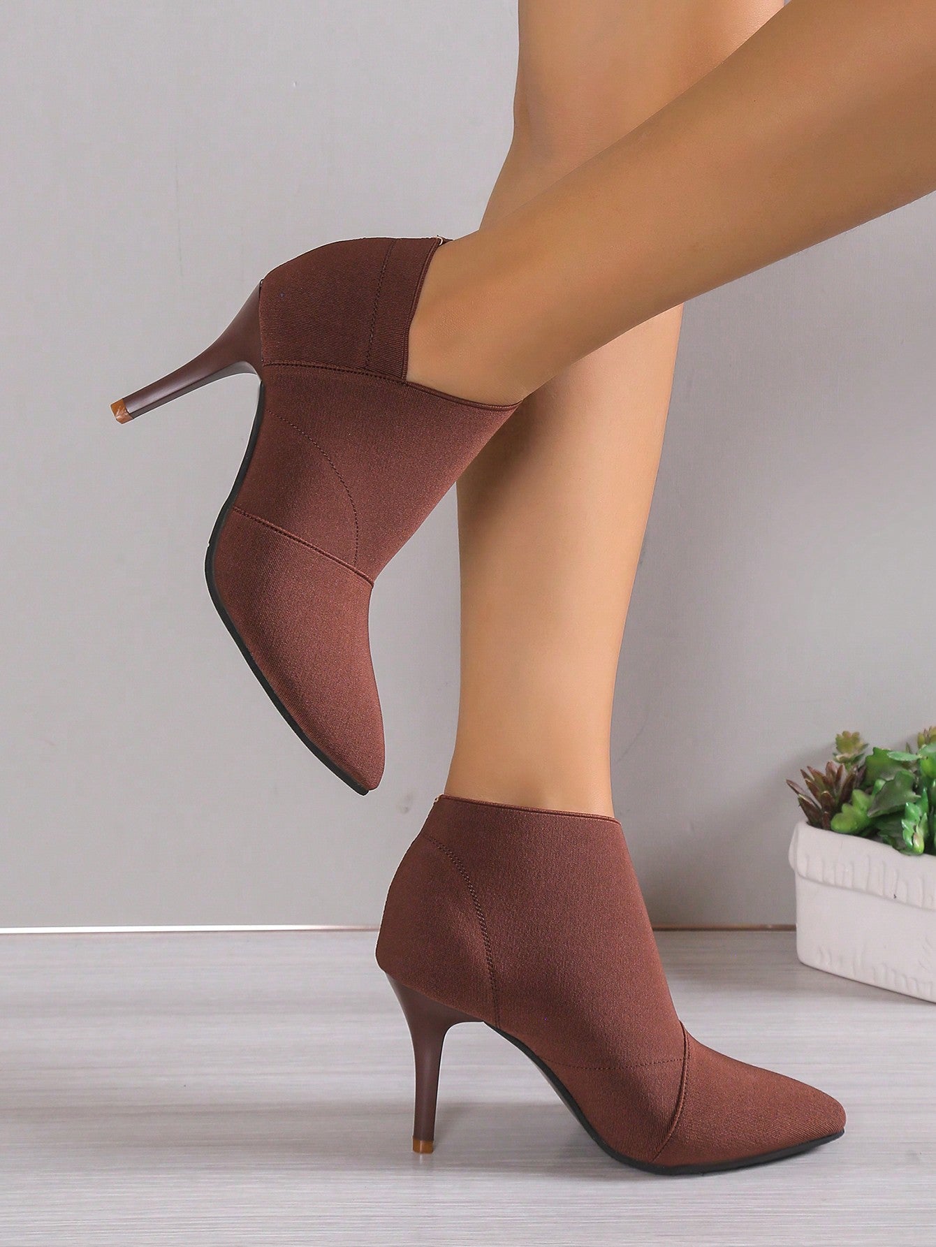 European And American Fashion Pointed Toe Stretch High Heel Classic Boots