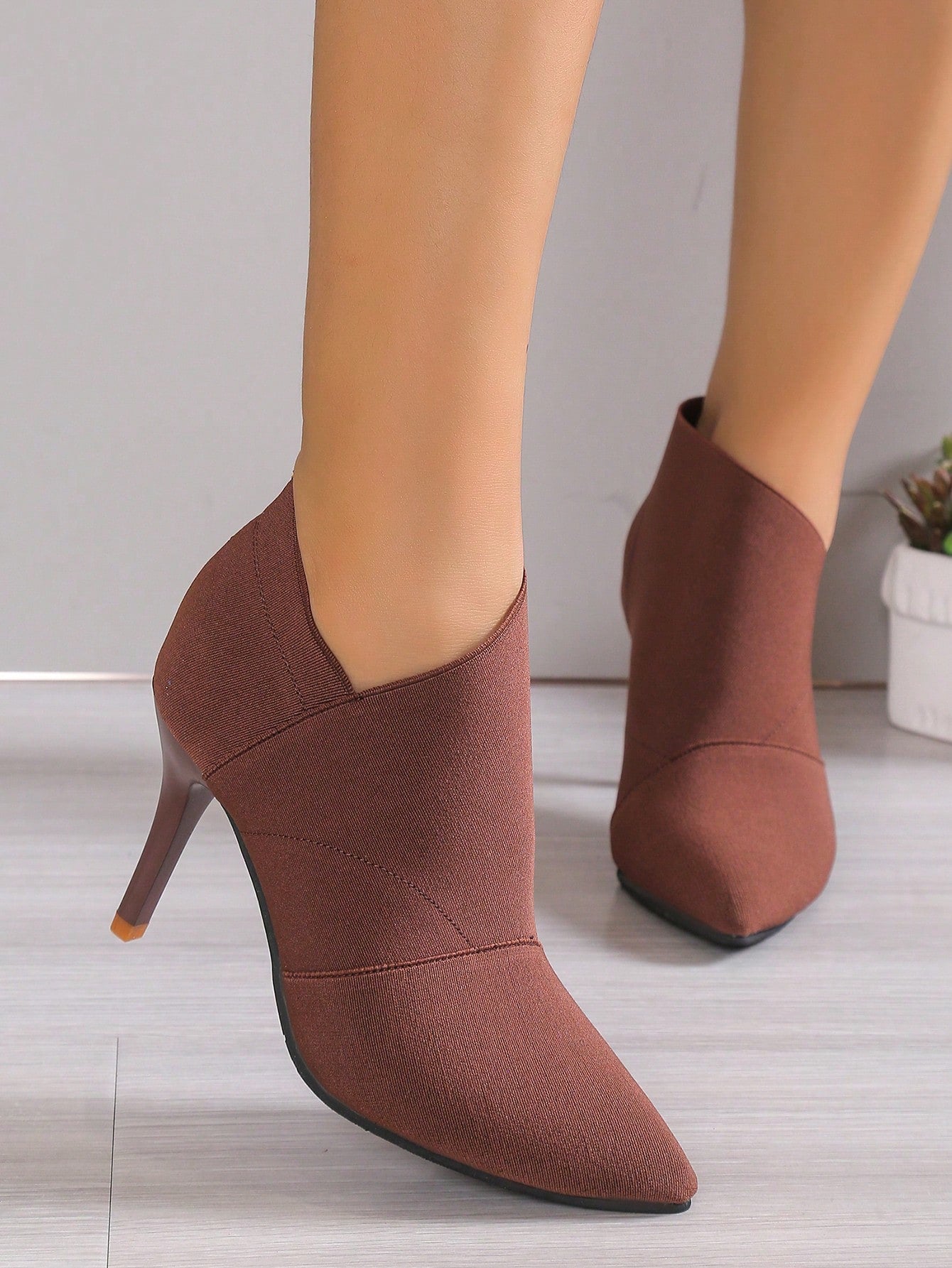 European And American Fashion Pointed Toe Stretch High Heel Classic Boots