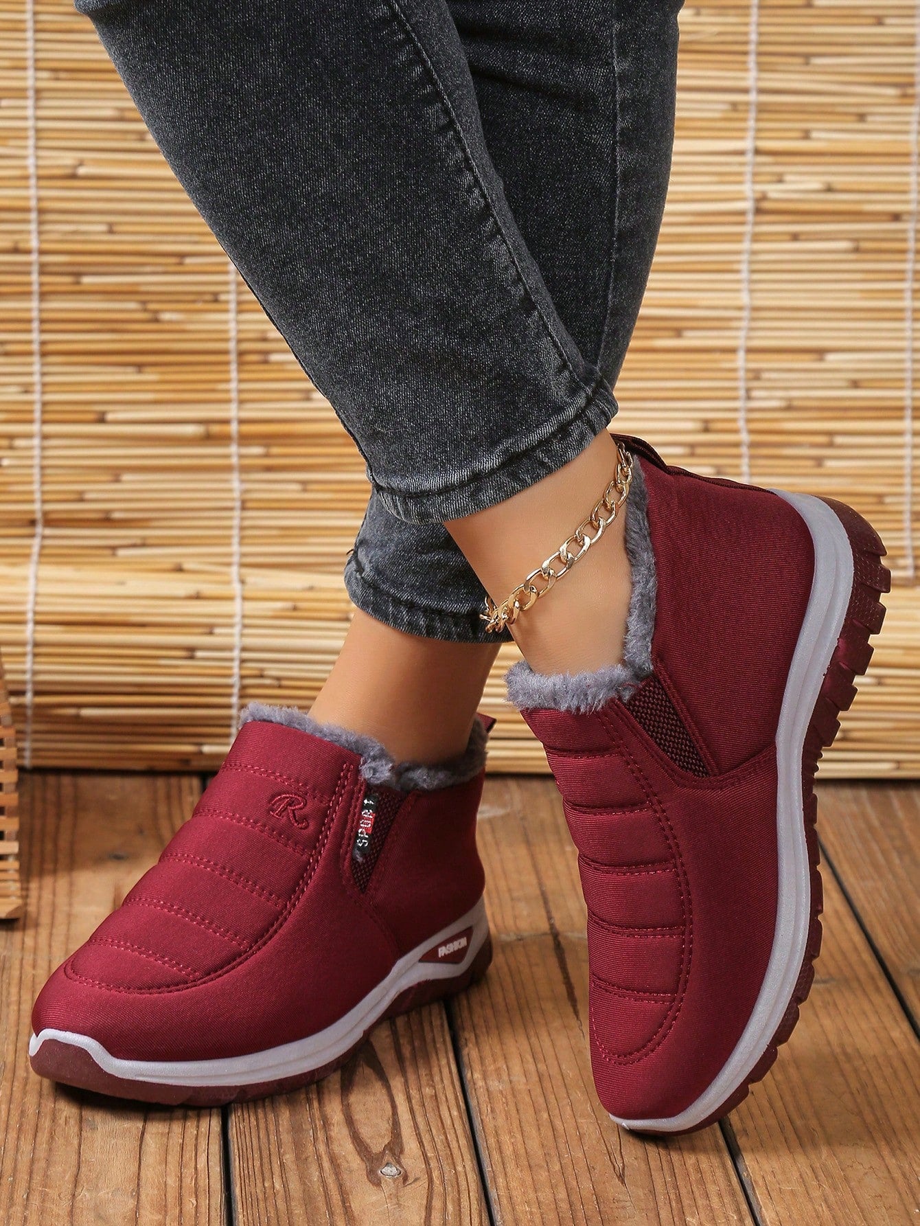 Women's Fashion Soft Bottom Slip-On Snow Boots, Warm & Thick Thermal Lined Ankle Snow Boots, Winter Sports Shoes, Black