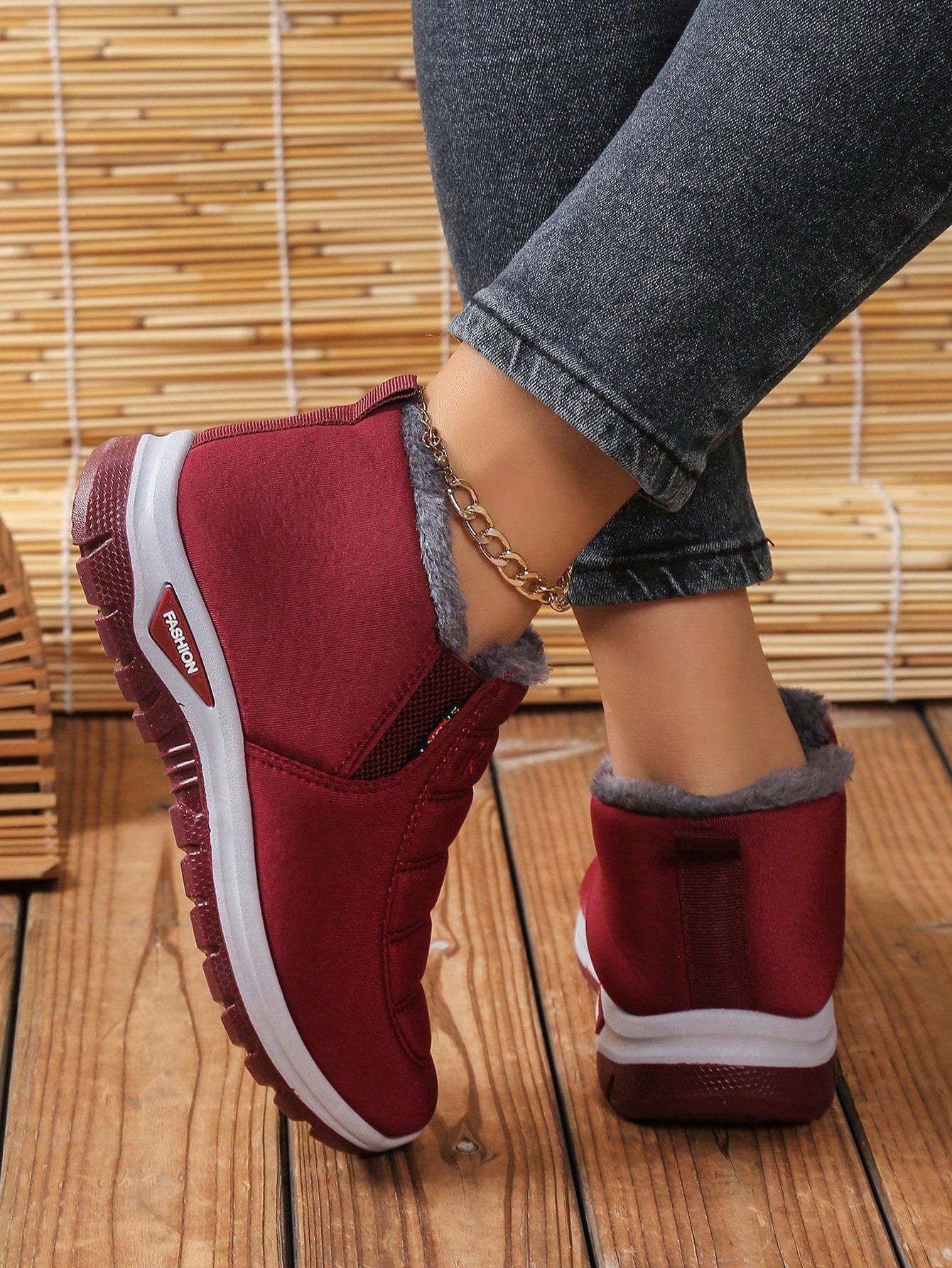 Women's Fashion Soft Bottom Slip-On Snow Boots, Warm & Thick Thermal Lined Ankle Snow Boots, Winter Sports Shoes, Black