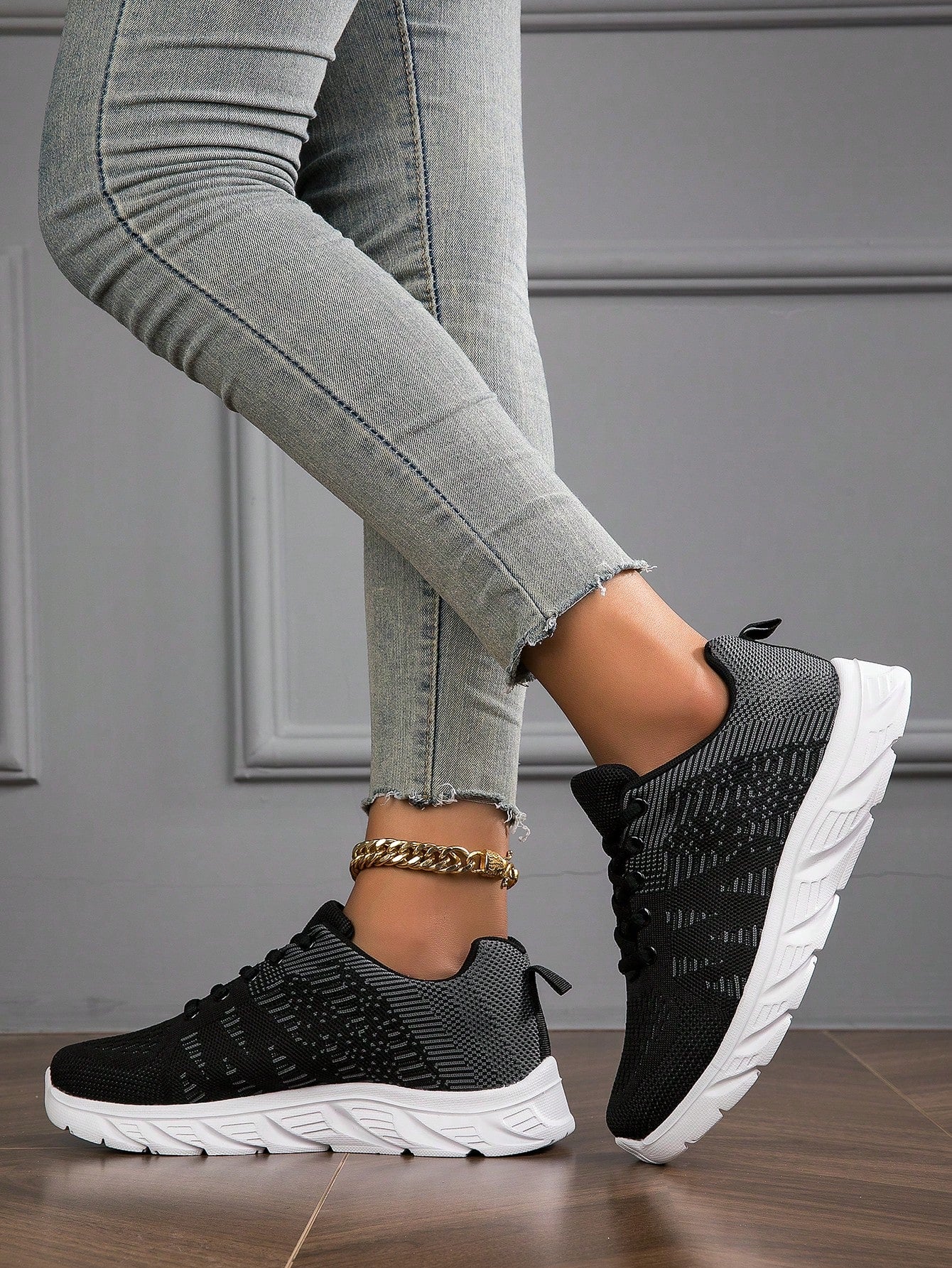 2023 New Breathable Lightweight Mesh Knitted Lace-Up Simple Washable Women's Casual Shoes, Suitable For Running, Walking, Road Sports