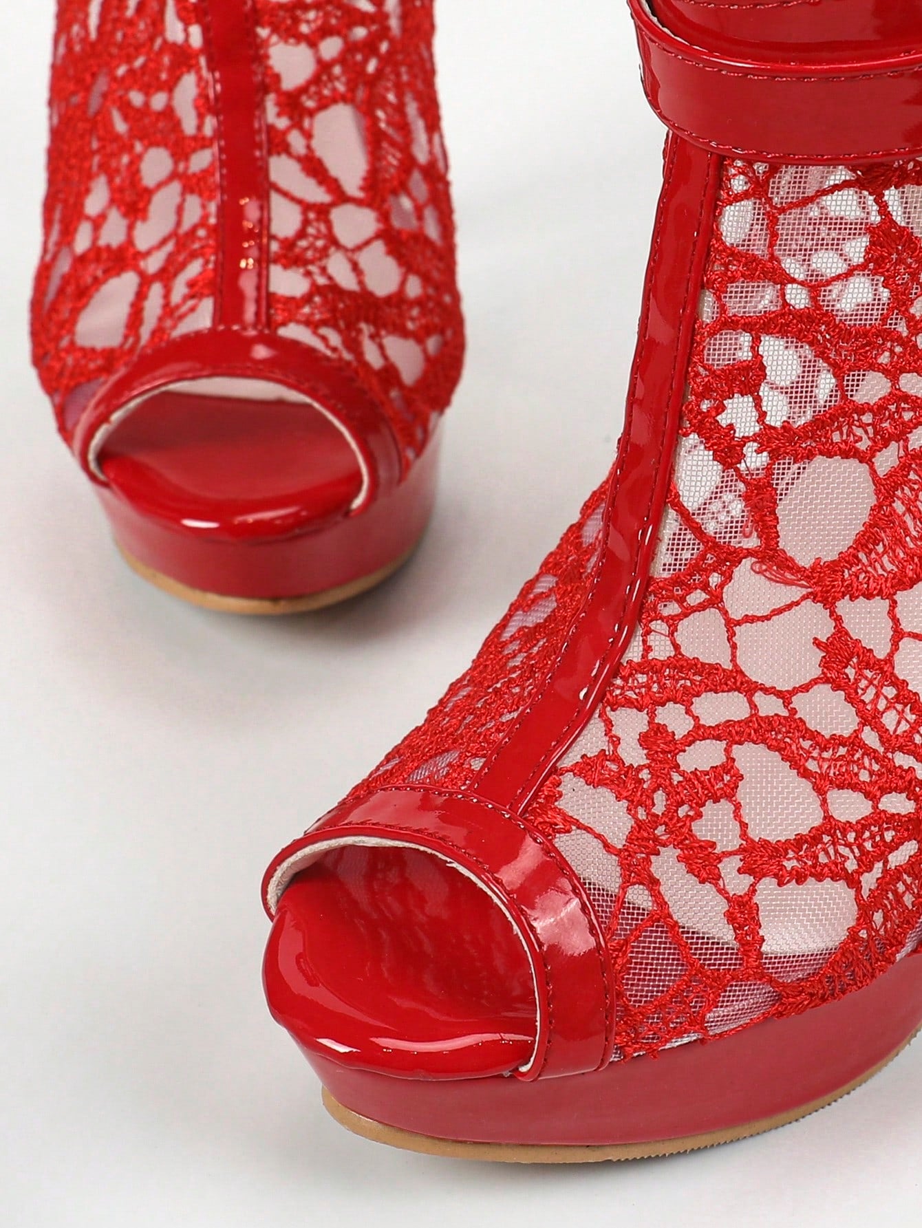 Red High-Heeled Shoes For Women, Water Resistant, With Back Zipper And Mesh Decoration