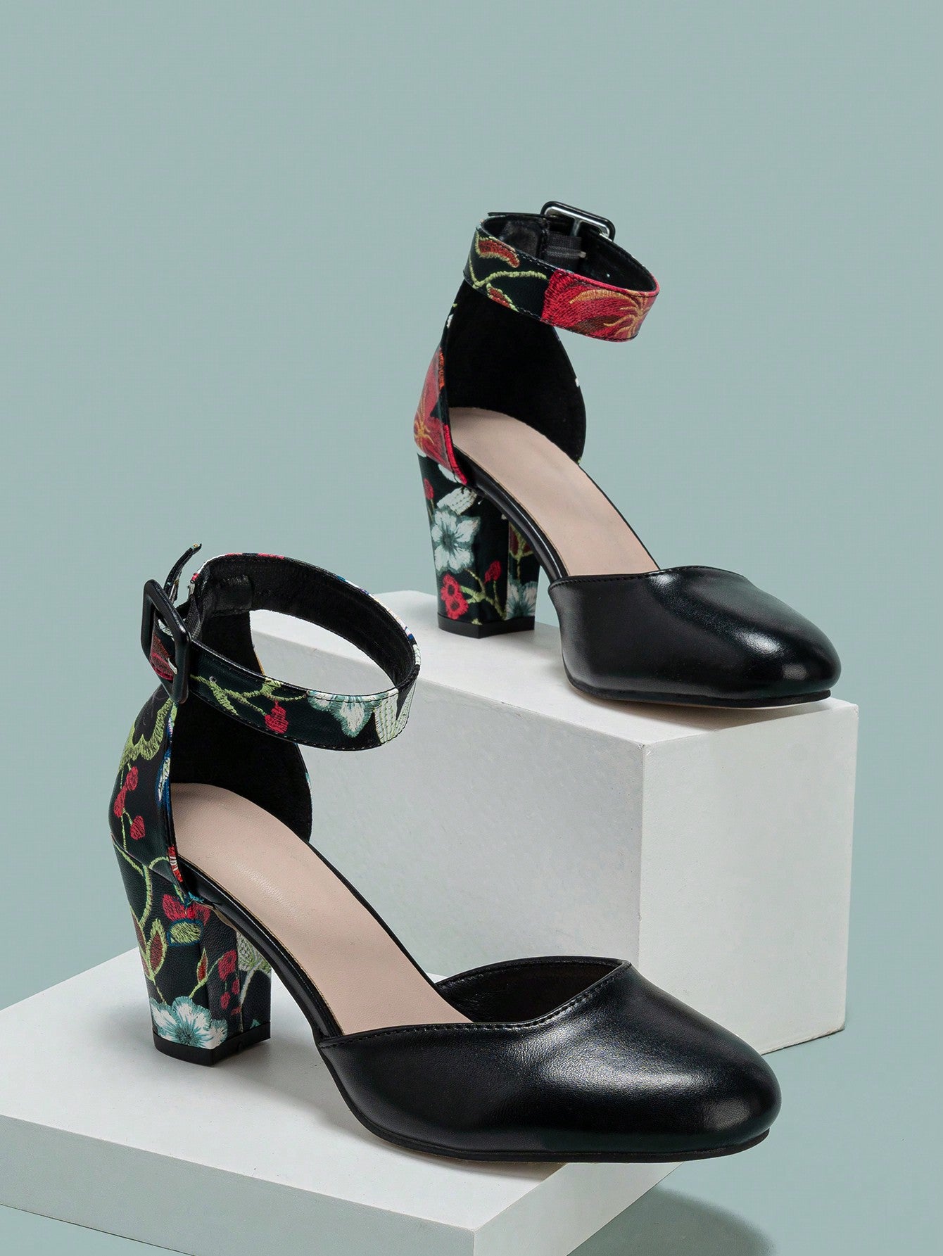 Women's Spring & Summer Chunky High Heel Shoes With Hollow Out And Printed Design