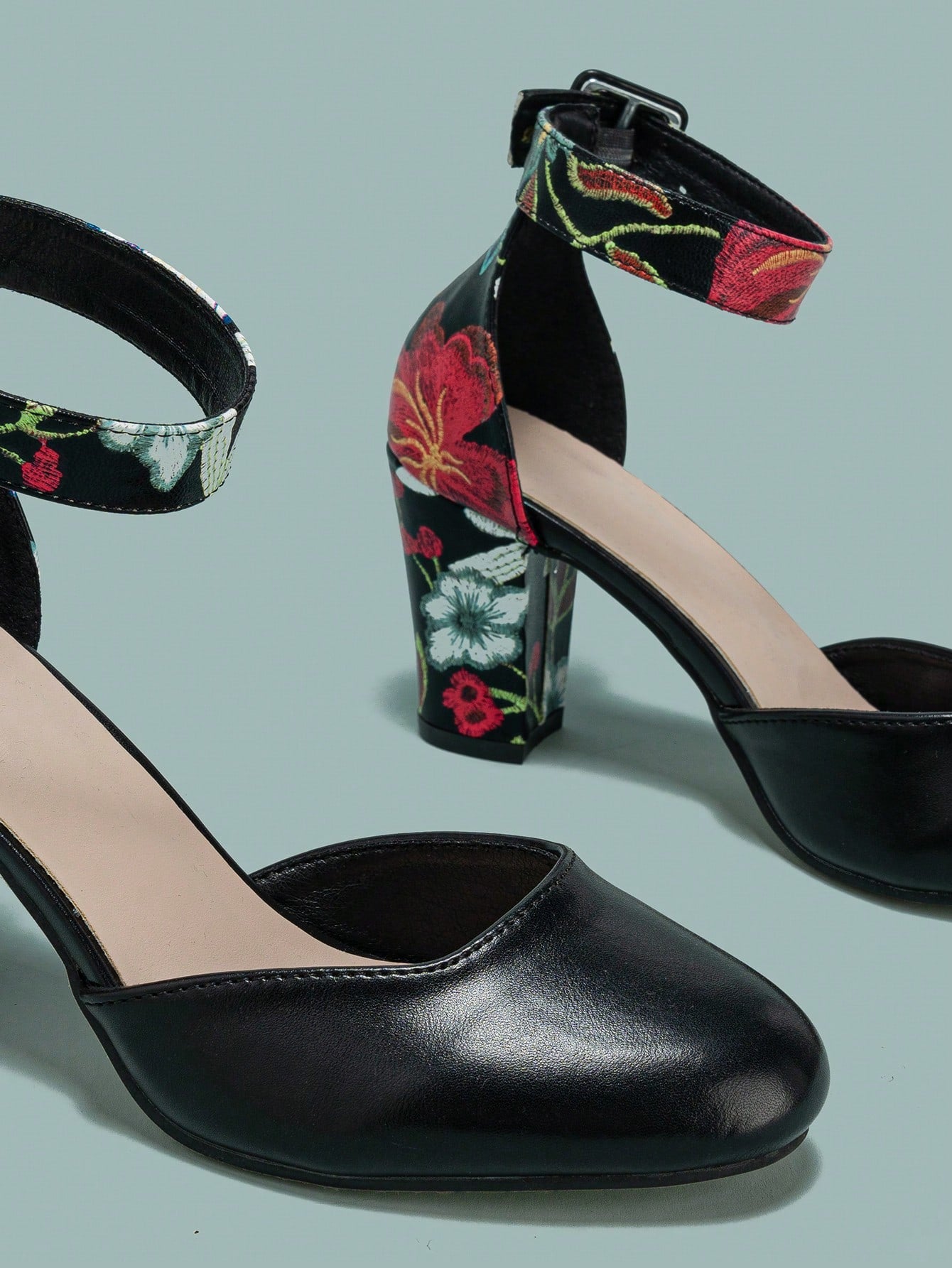 Women's Spring & Summer Chunky High Heel Shoes With Hollow Out And Printed Design