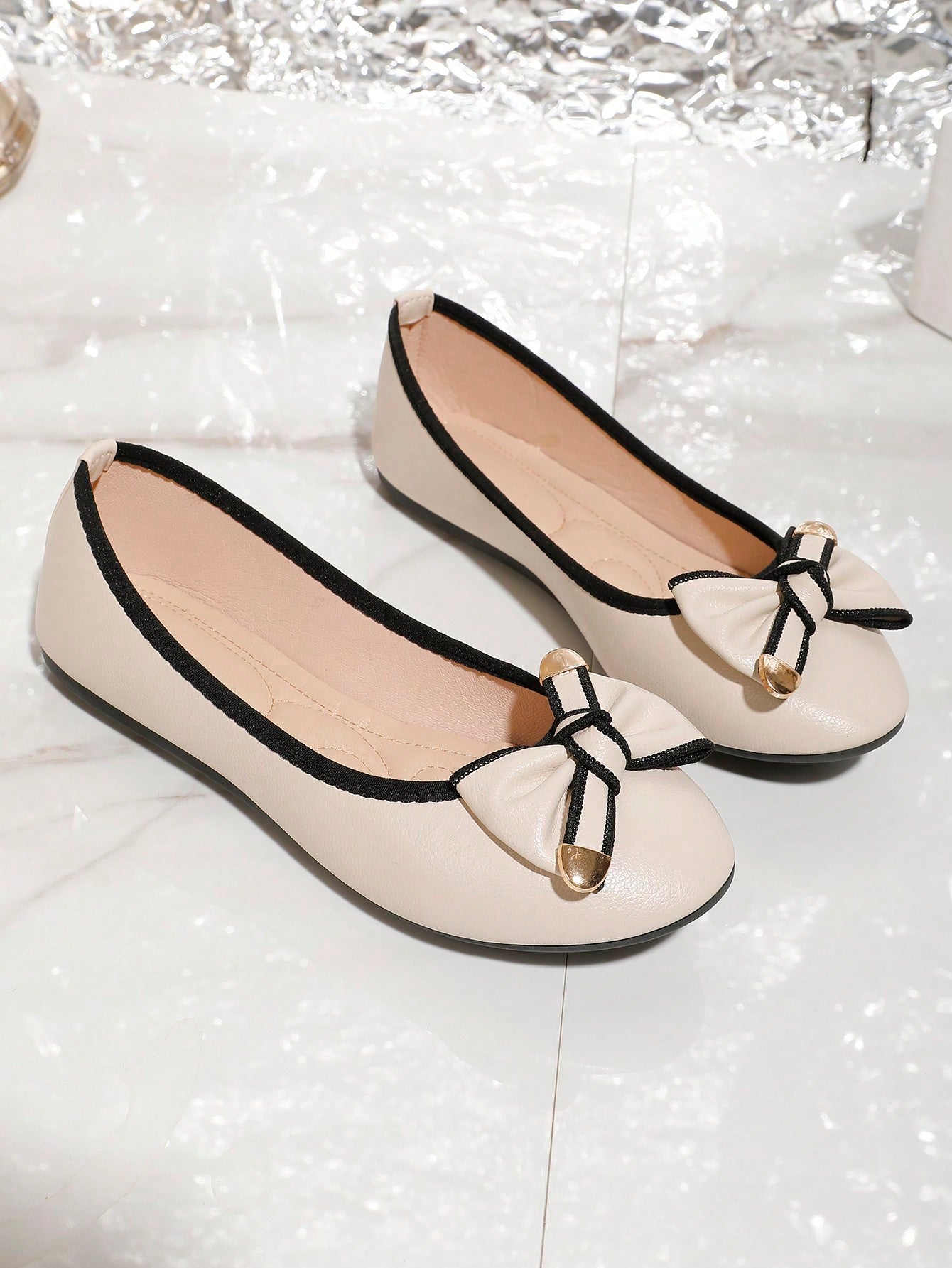 Flat Shoes With Bowknot Shallow Mouth Pea Shoes, 2024 Summer Wide And Thin Fashionable And Sexy Shoes For Outdoor, Soft White Shoes For All Seasons With Round Toe