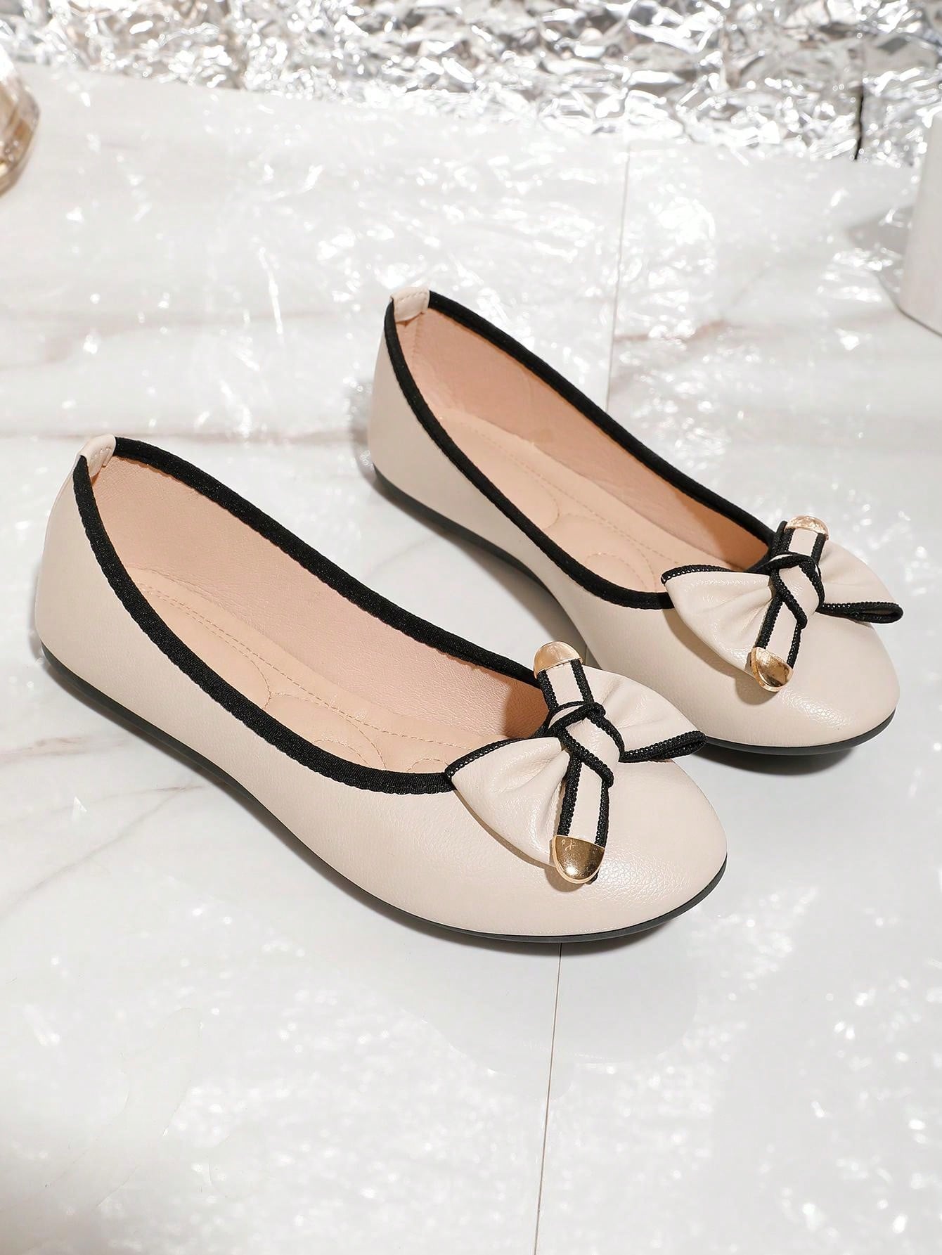 Flat Shoes With Bowknot Shallow Mouth Pea Shoes, 2024 Summer Wide And Thin Fashionable And Sexy Shoes For Outdoor, Soft White Shoes For All Seasons With Round Toe