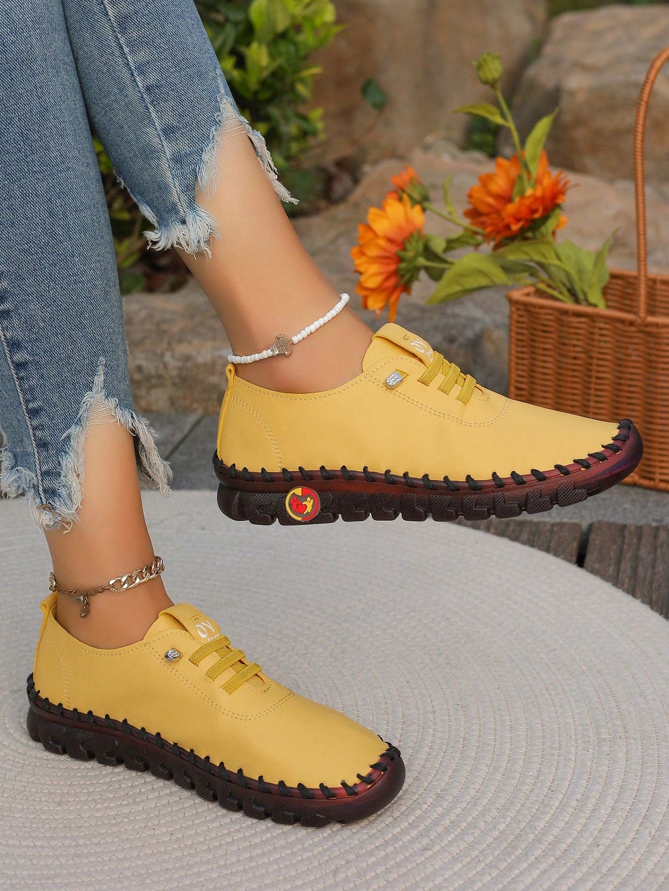 Women's Casual Simple Fashion Shoes 2024 New Style, Comfortable Cow Muscle Soft Bottom Stitching Mother Loafers (Please Order One Size Up)