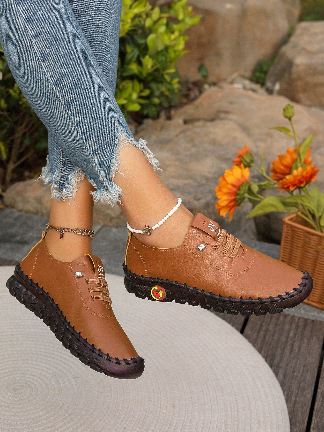 Women's Casual Simple Fashion Shoes 2024 New Style, Comfortable Cow Muscle Soft Bottom Stitching Mother Loafers (Please Order One Size Up)