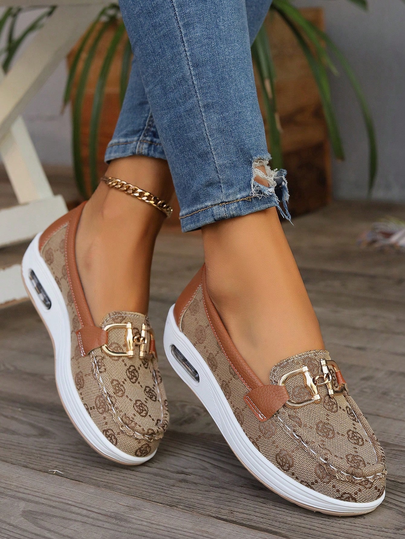 2024 Spring/Autumn New Arrival Plus Size Women Shoes, Metal Buckle, Thick Bottom, Shallow Mouth, Casual Loafers.
