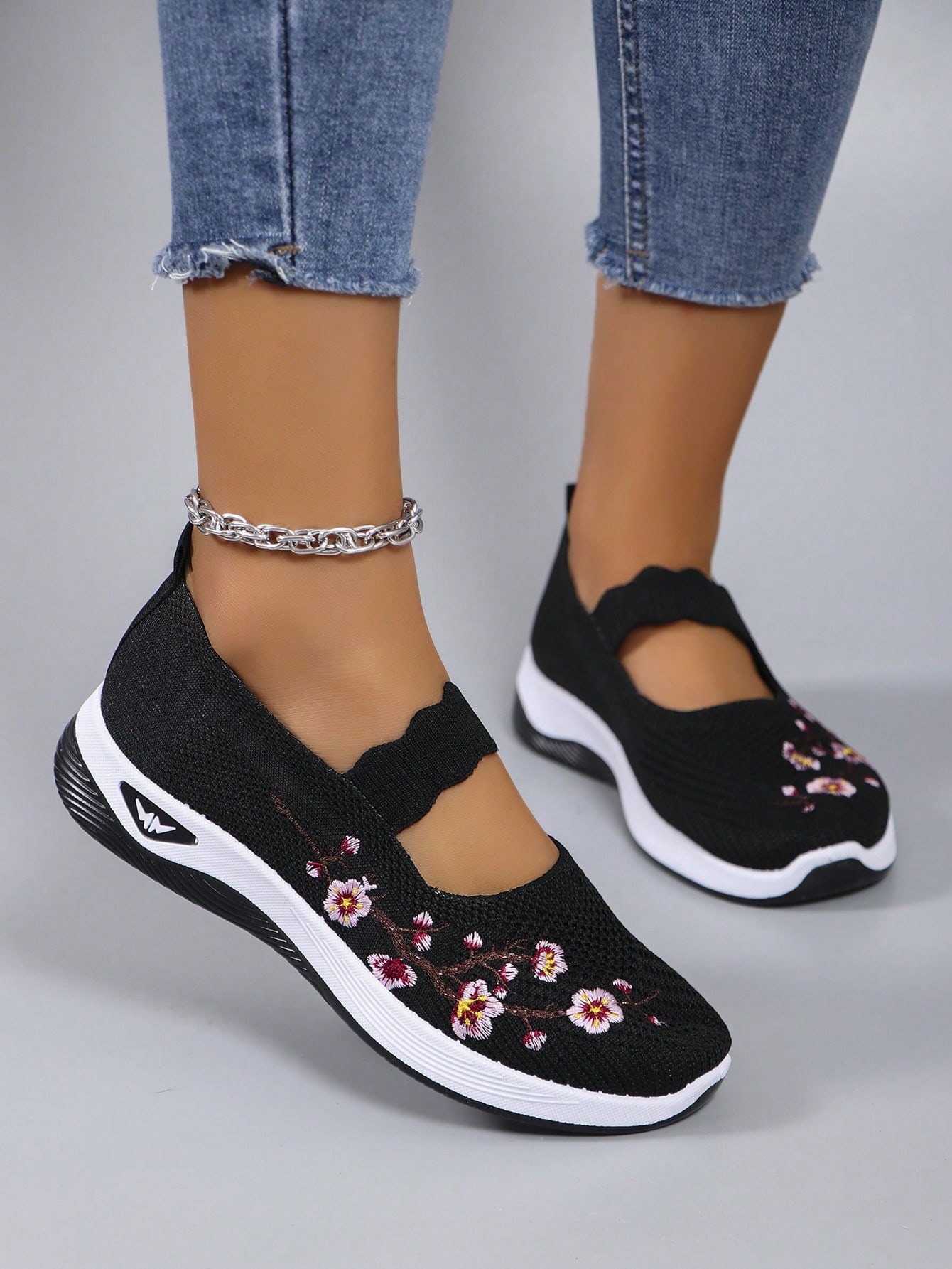 Women Casual Sport Shoes Comfortable Breathable Lightweight Fashionable