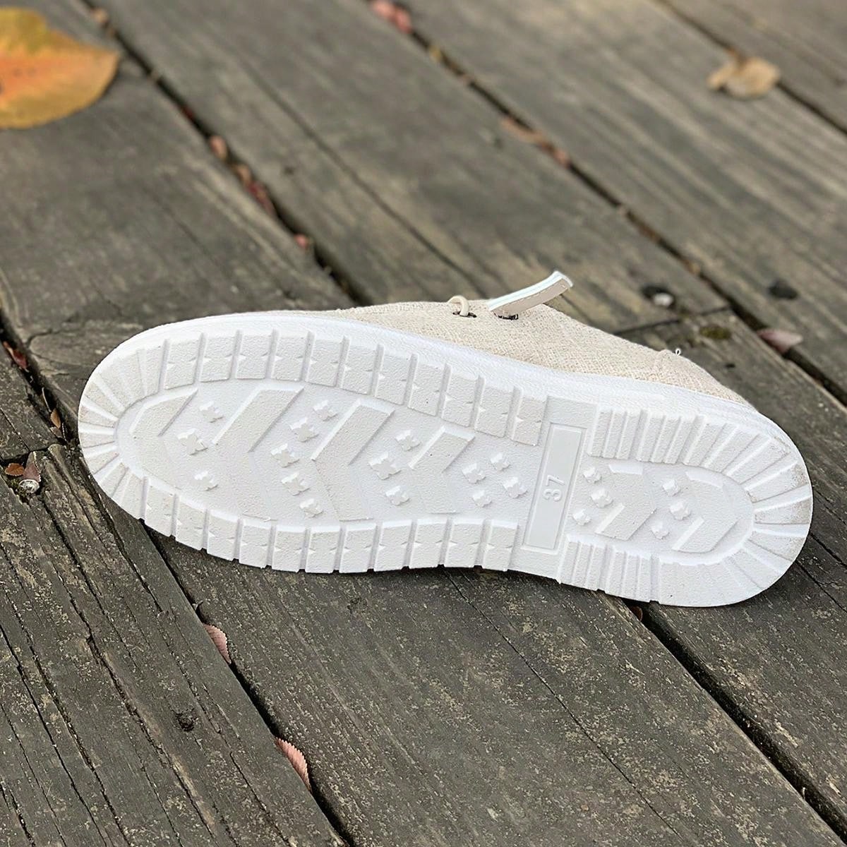 1pair Women's Comfortable Lightweight Round Toe Slip-On Canvas Flat Shoes With Anti-Skid Soles