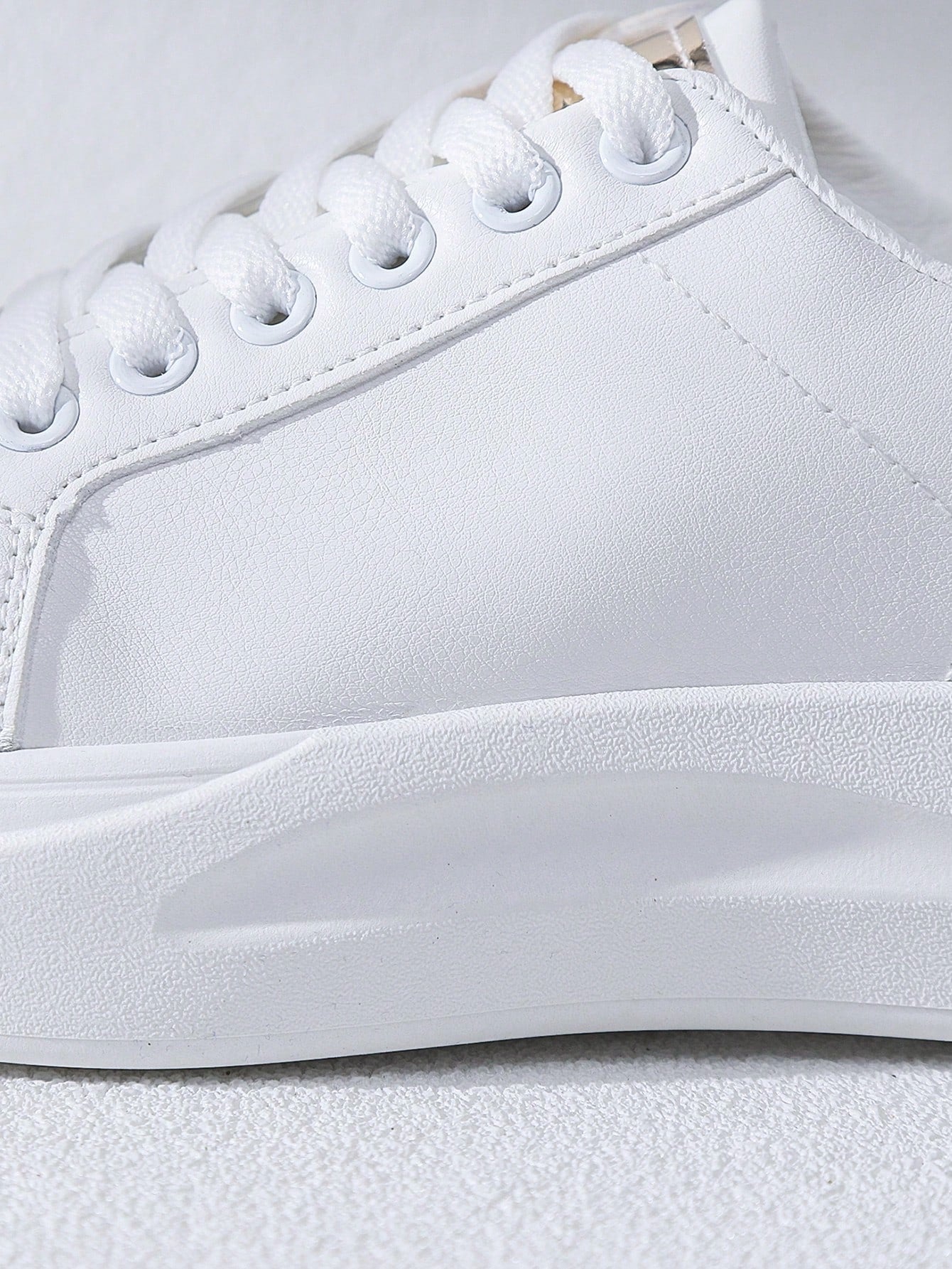 Spring Classy Aesthetic New Style Women White Shoes Ladies Flat Sneakers With Rose Embroidery And Comfortable Vacation Outfits Ladies Shoes