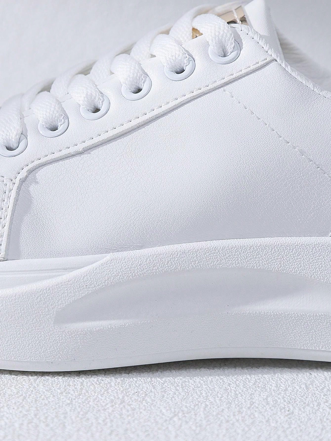 Spring Classy Aesthetic New Style Women White Shoes Ladies Flat Sneakers With Rose Embroidery And Comfortable Vacation Outfits Ladies Shoes