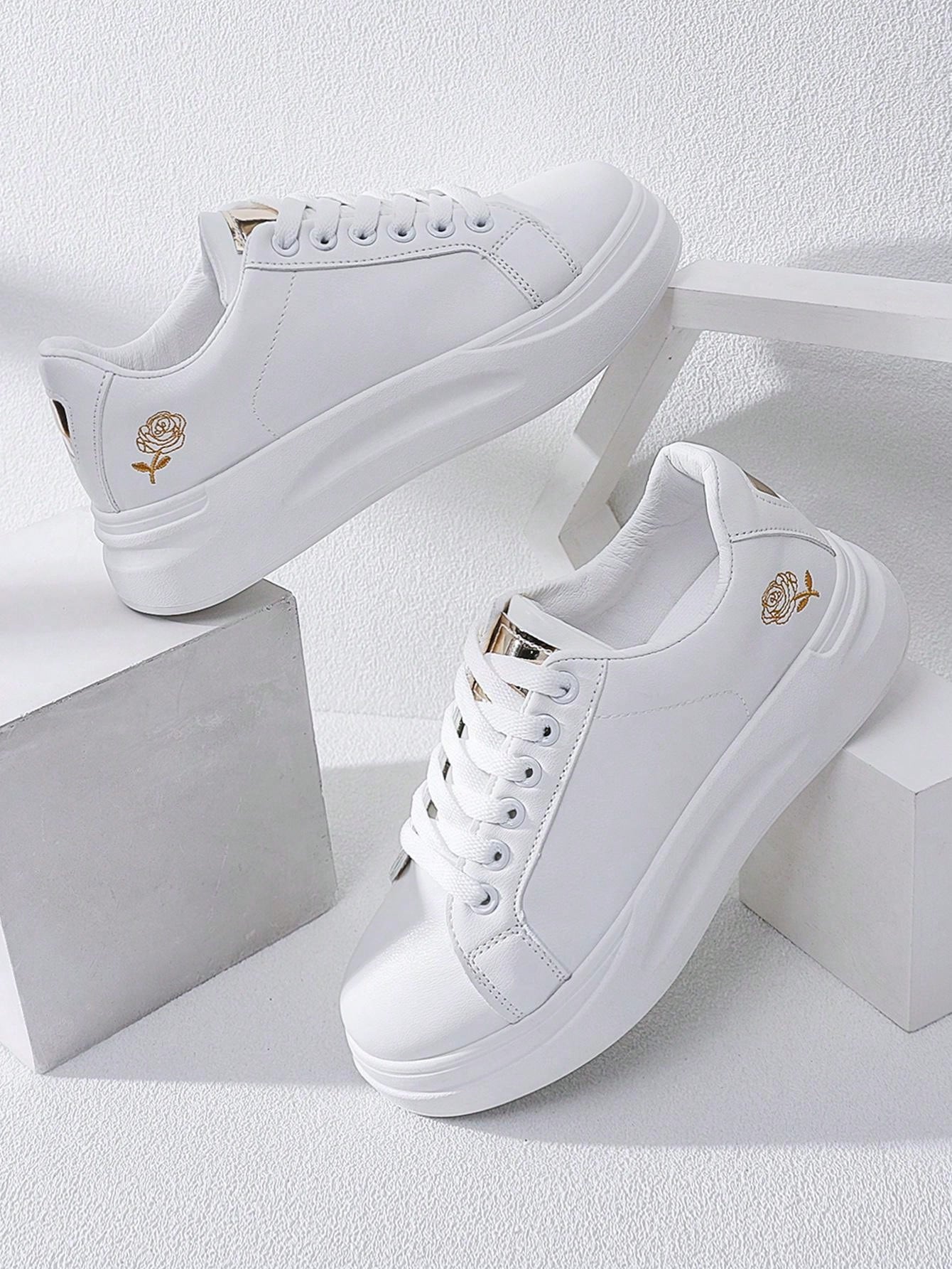 Spring Classy Aesthetic New Style Women White Shoes Ladies Flat Sneakers With Rose Embroidery And Comfortable Vacation Outfits Ladies Shoes