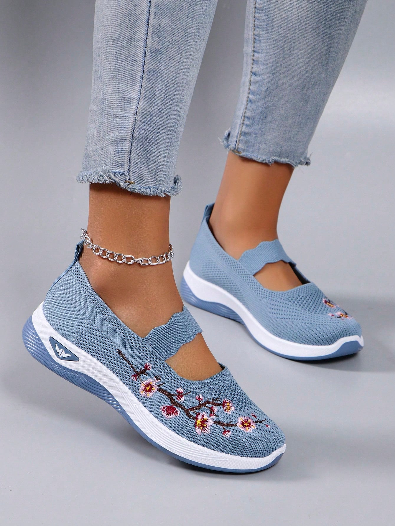 Women Casual Sport Shoes Comfortable Breathable Lightweight Fashionable