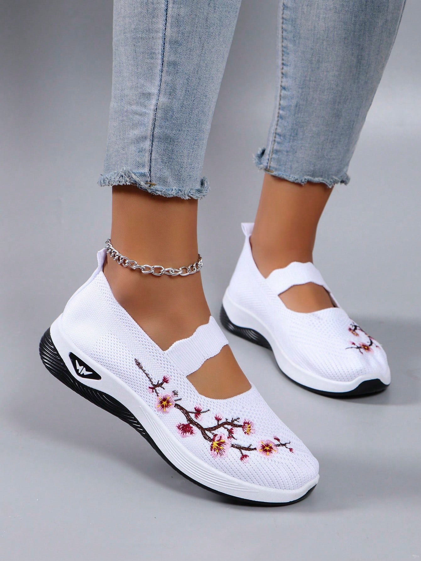 Women Casual Sport Shoes Comfortable Breathable Lightweight Fashionable