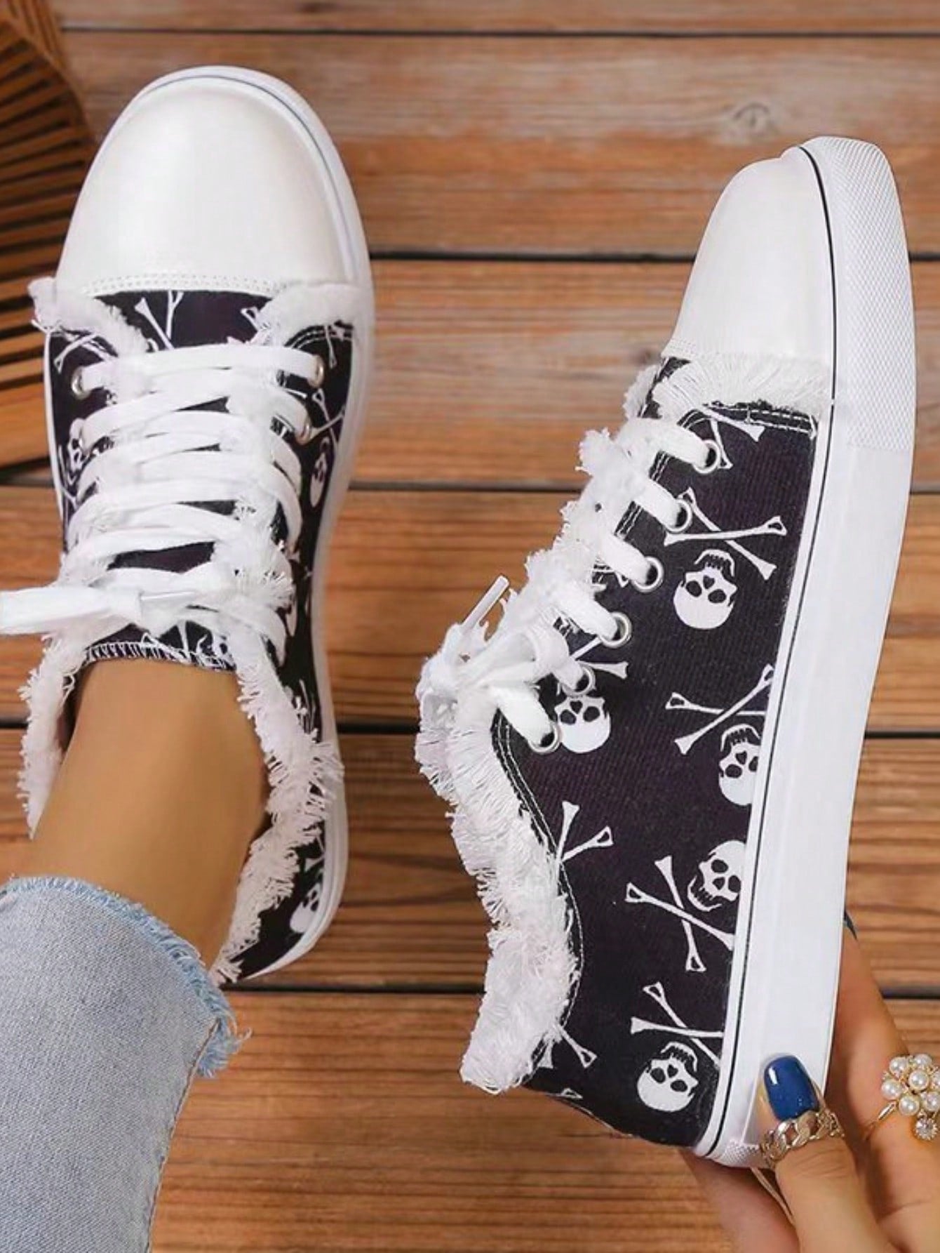 Plus Size Women's Casual Halloween Horror Elements Skull Print Cross Strap Decorated Sneakers, Fashion Choice, Spring/Autumn