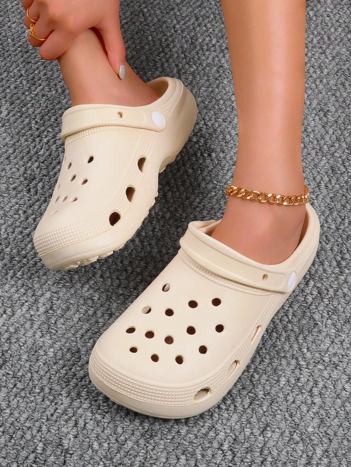 Women's Outdoor Commuting Trendy Minimalist Style Comfortable EVA Breathable Slip-Proof & Waterproof Hollow Out Shoes, Beige