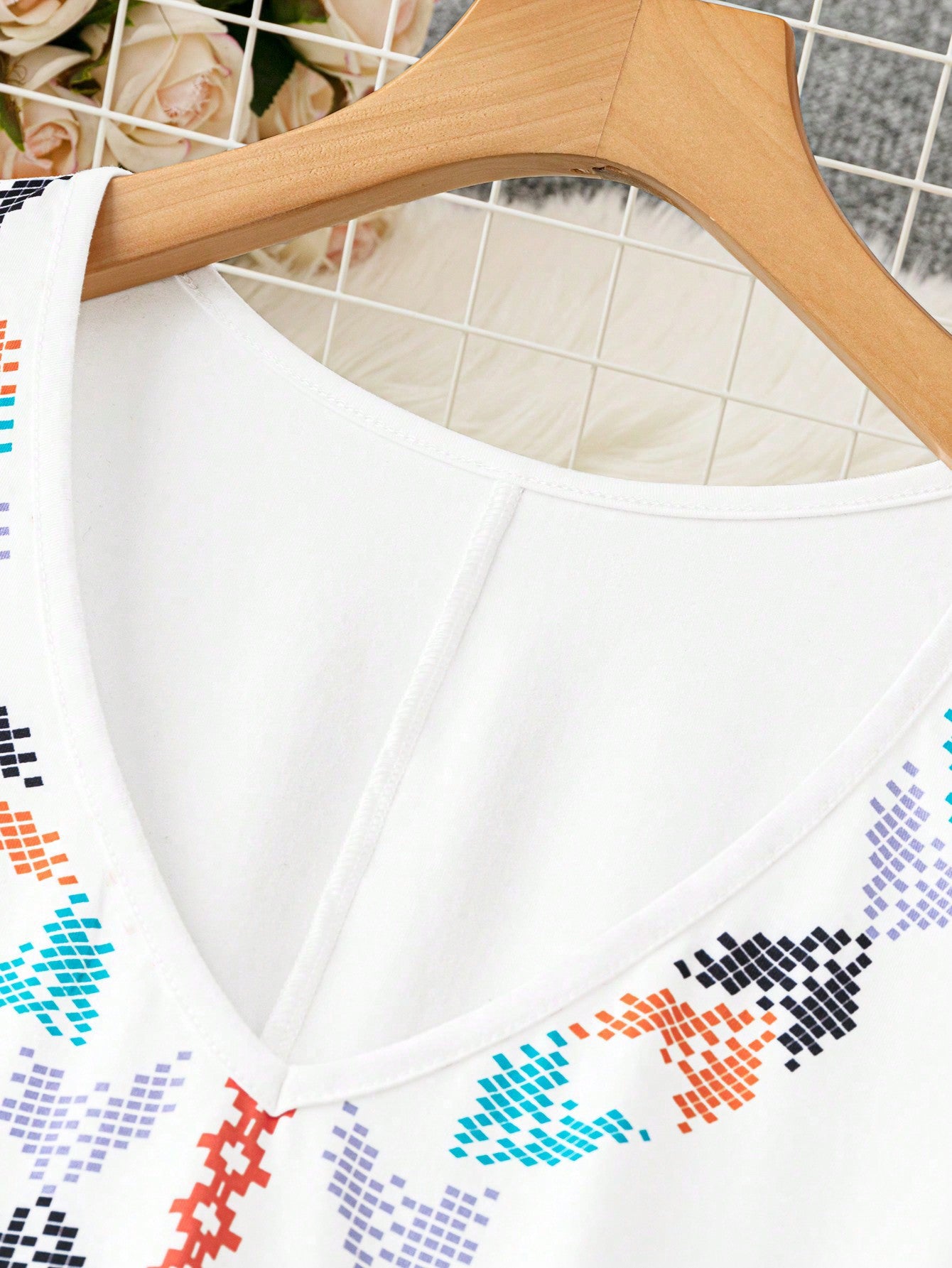 EMERY ROSE Plus Size Summer Casual Geometric Print V-Neck Fringed Hem Sleeveless Dress