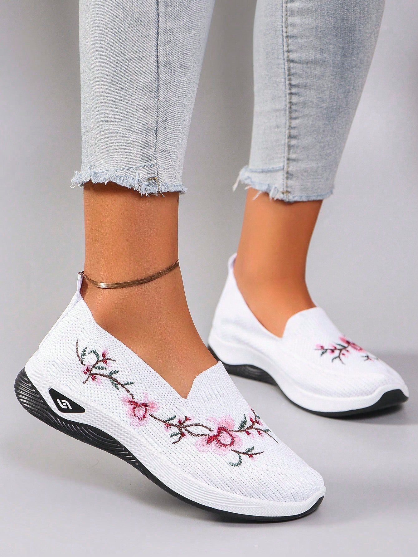 New Arrival Women's Casual Sports Shoes, Embroidered Comfortable Sneakers, Lightweight, Breathable Flat Slip-On Shoes, Shoes For Women