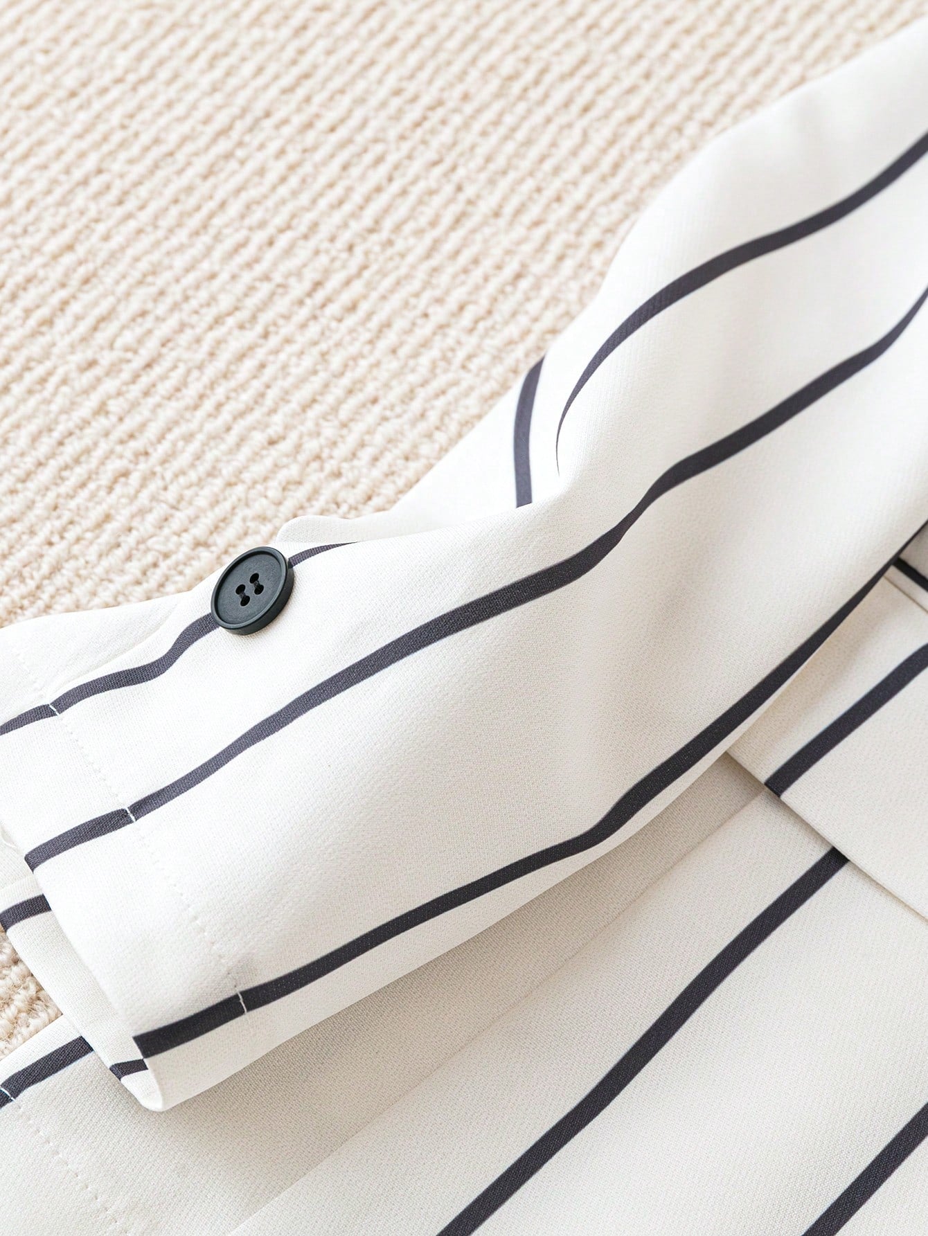 Raffinéa Women's Striped Print Single-Breasted Long Sleeve Blazer And Pocket Pant Elegant Suit Set