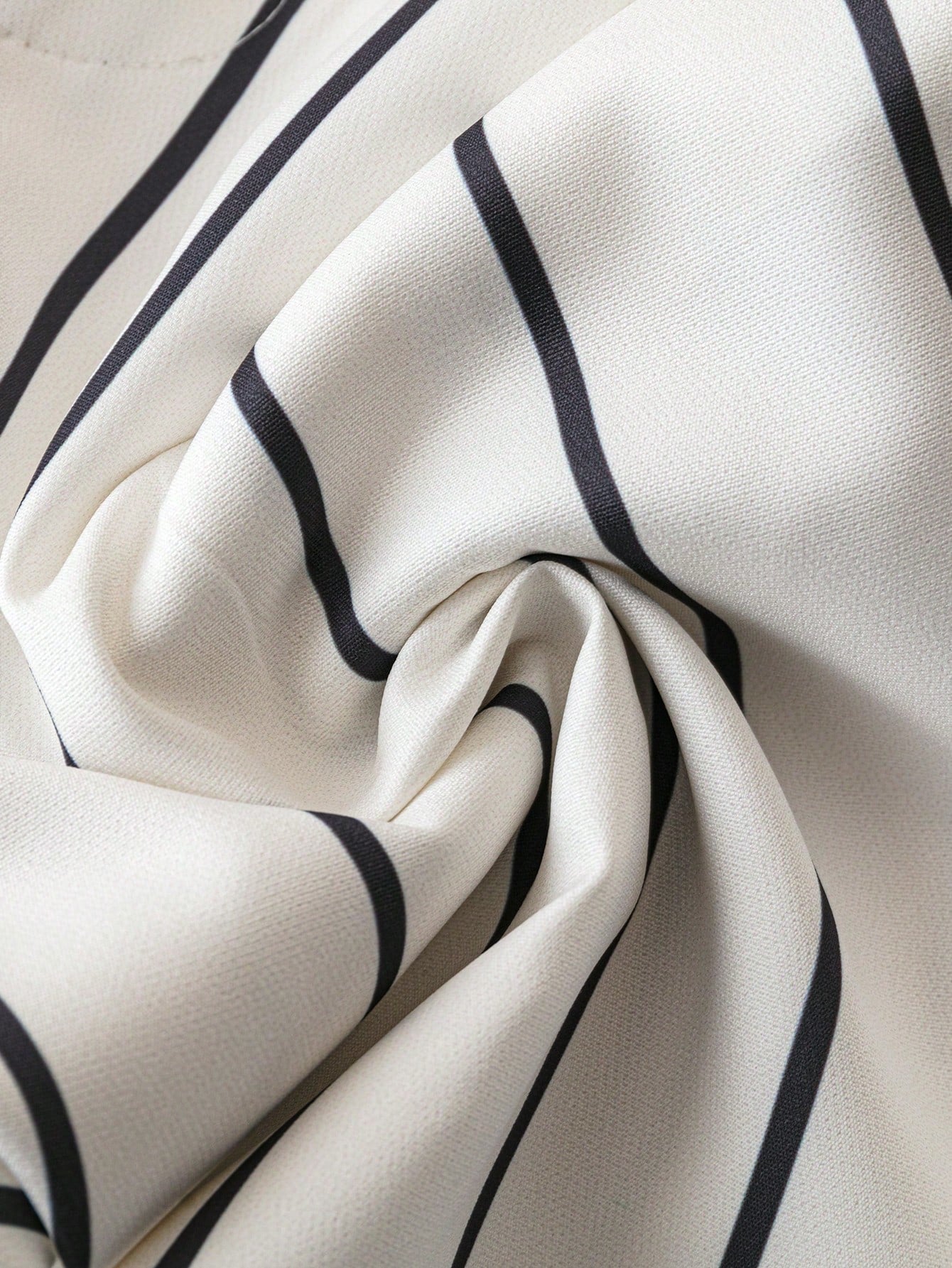 Raffinéa Women's Striped Print Single-Breasted Long Sleeve Blazer And Pocket Pant Elegant Suit Set