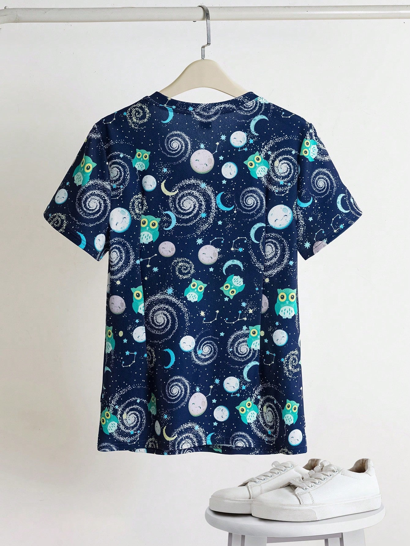 TaskFit Women's Sweetheart Neckline Matte Scrub Top, Women's Short Sleeve V-Neck Nurse Uniform Top, 2 Pocket Tee Printed Soft Stretch Matte Scrub Top