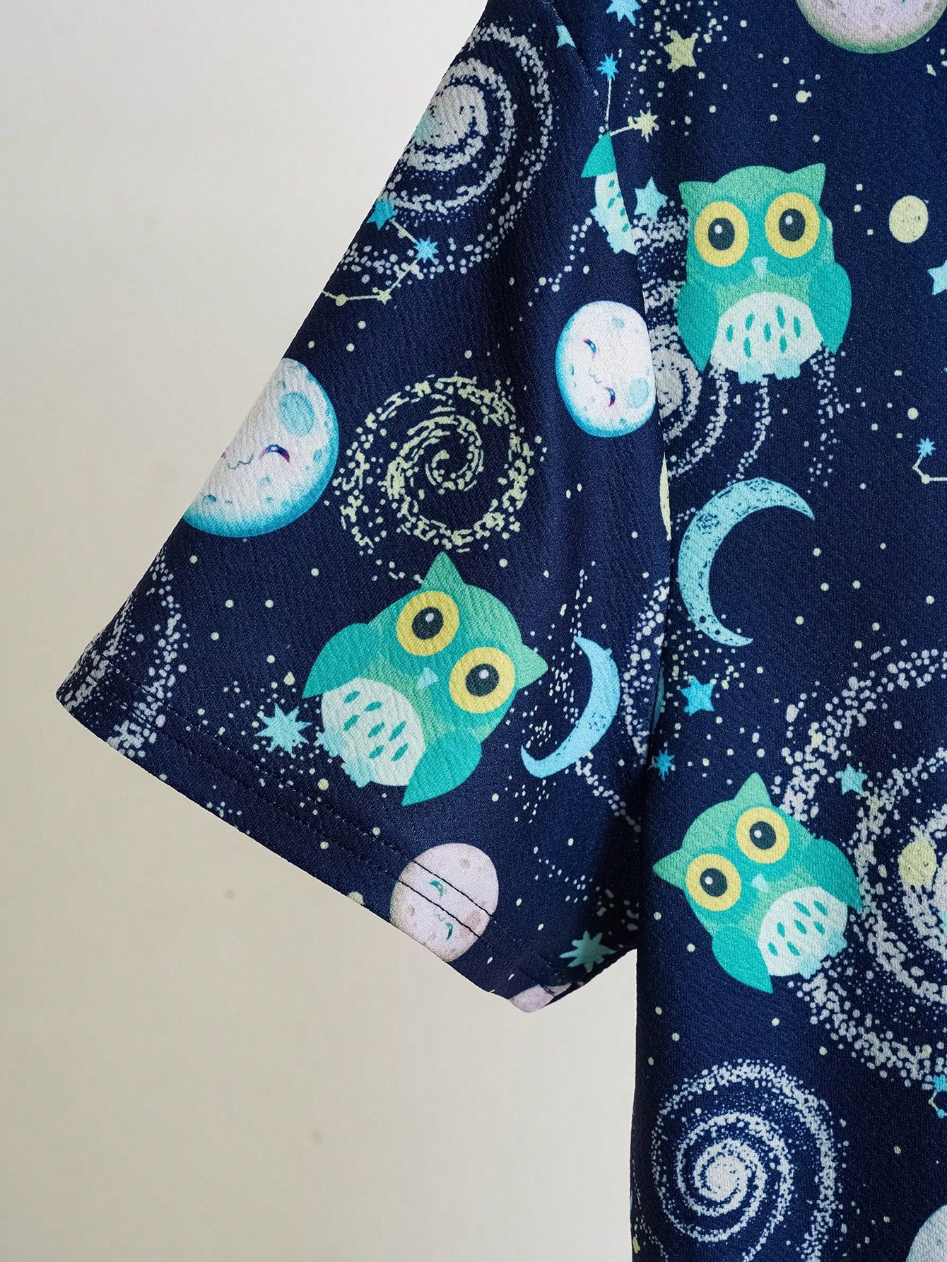 TaskFit Women's Sweetheart Neckline Matte Scrub Top, Women's Short Sleeve V-Neck Nurse Uniform Top, 2 Pocket Tee Printed Soft Stretch Matte Scrub Top