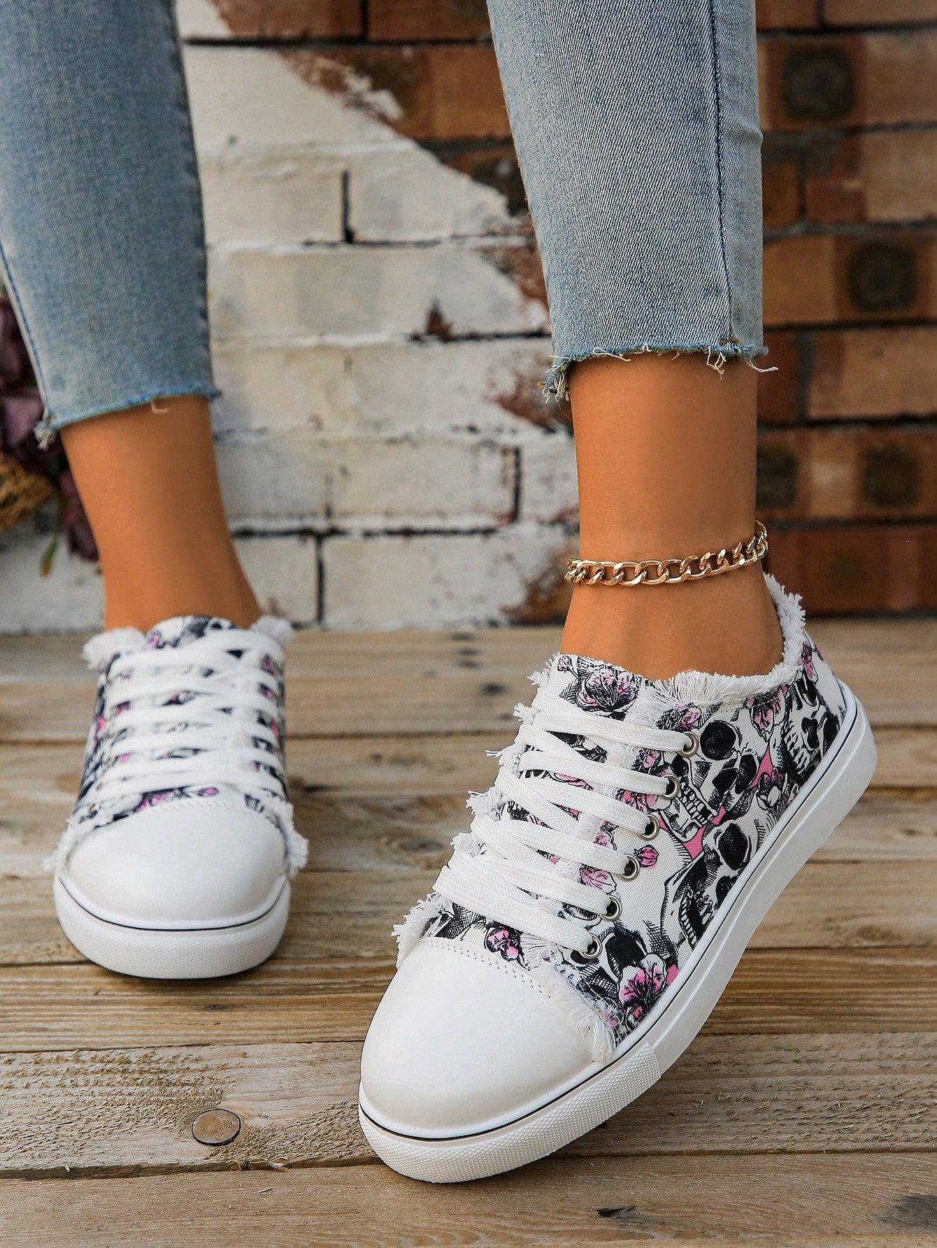 Plus Size Women's Casual Halloween Horror Elements Skull Print Cross Strap Decorated Sneakers, Fashion Choice, Spring/Autumn
