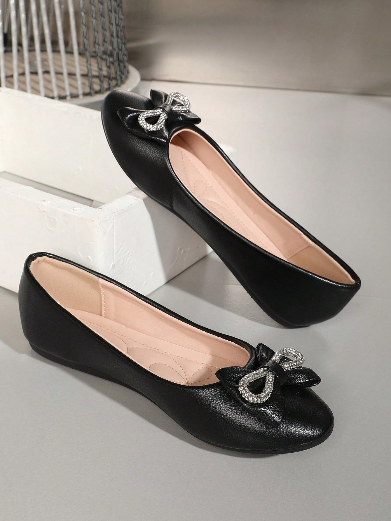 Flat Shoes With Bowknot Shallow Mouth Pea Shoes, 2024 Summer Wide And Thin Fashionable And Sexy Shoes For Outdoor, Soft White Shoes For All Seasons With Round Toe