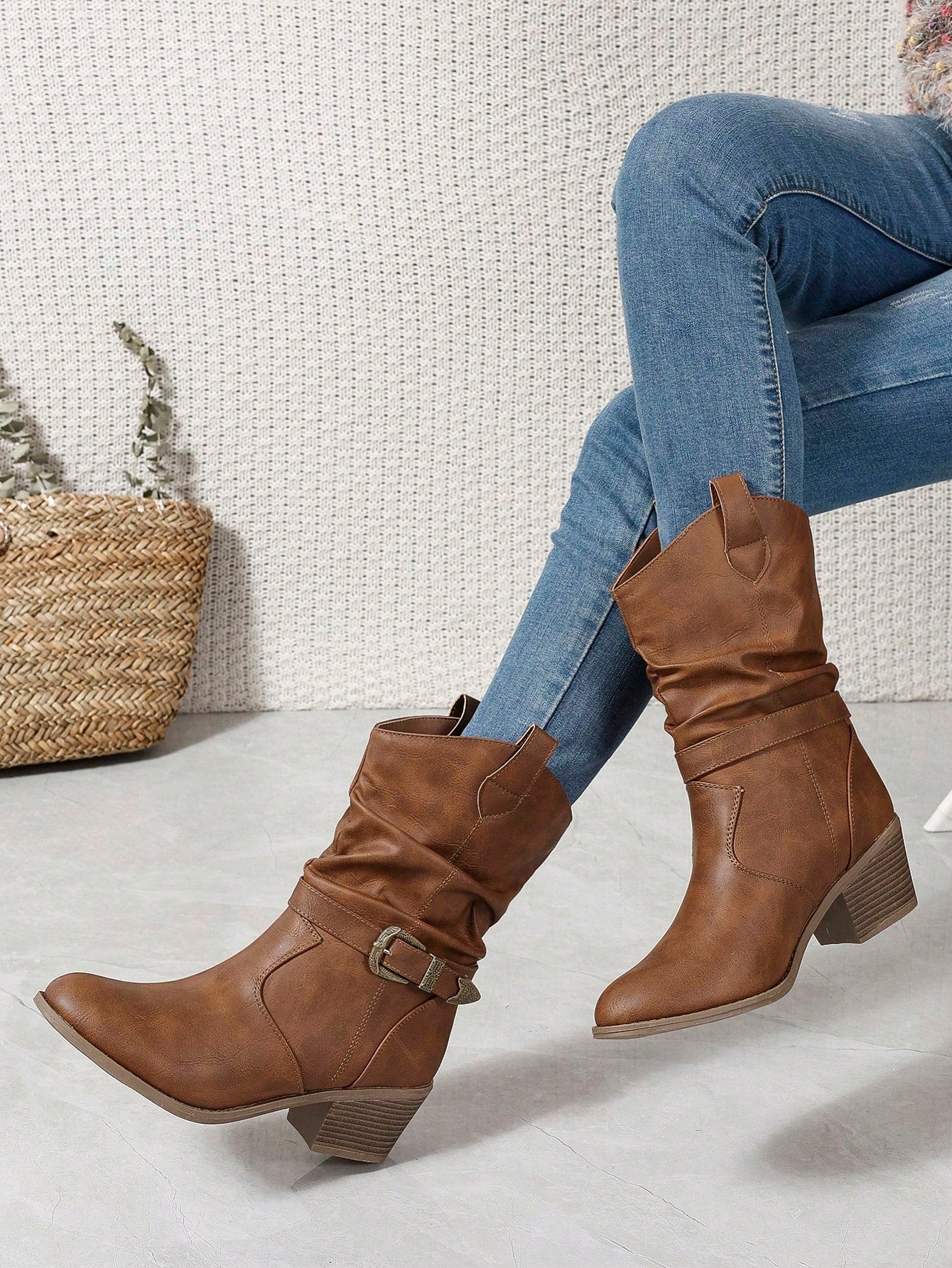 Pleated Black Striped Buckle Decor Round Toe Chunky Heel Casual Slip-On Rider Boots For Women