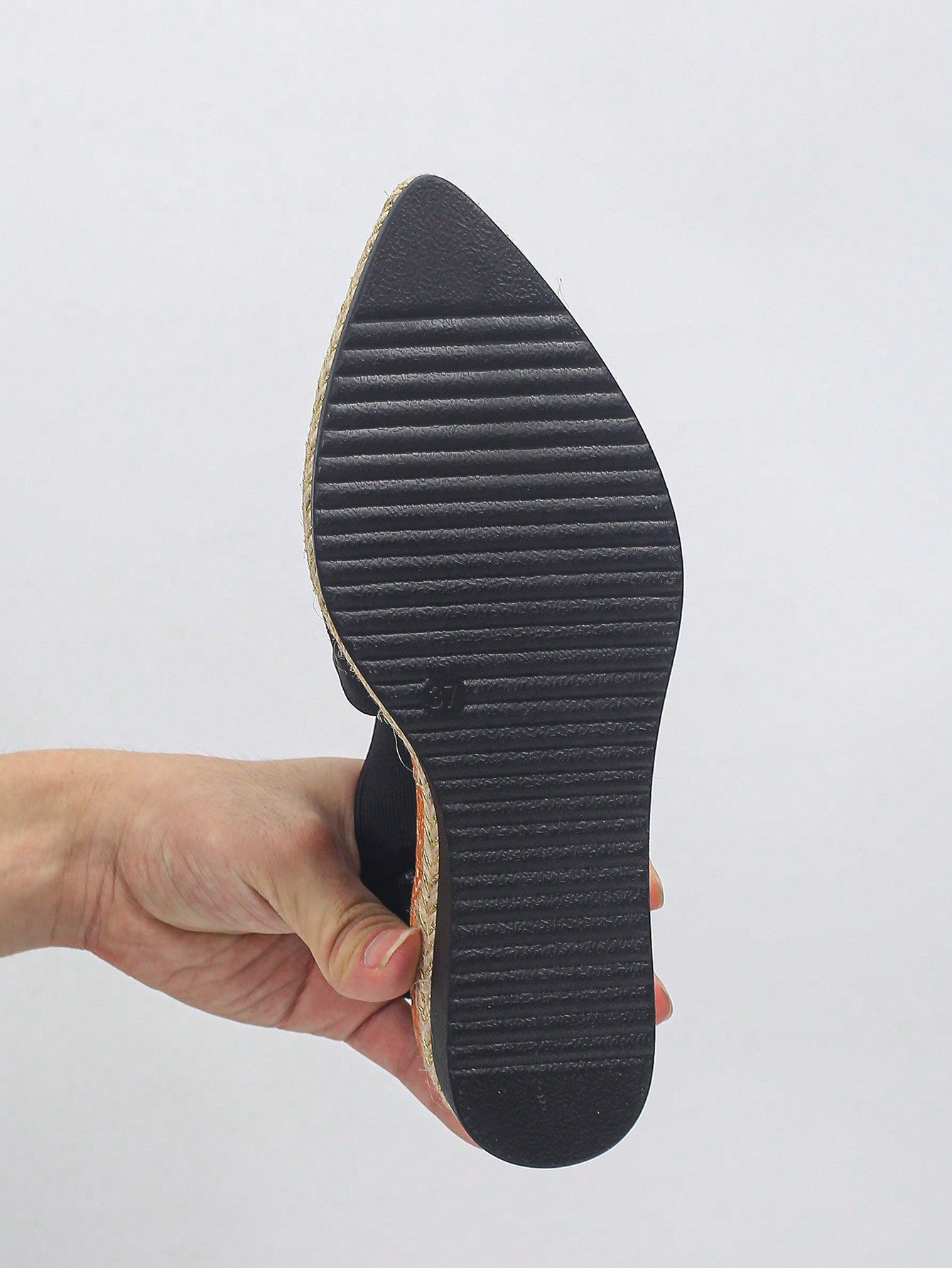 2025 European And American Early Autumn New Style Platform Closed Toe Pumps With Cross Ankle Strap For Women