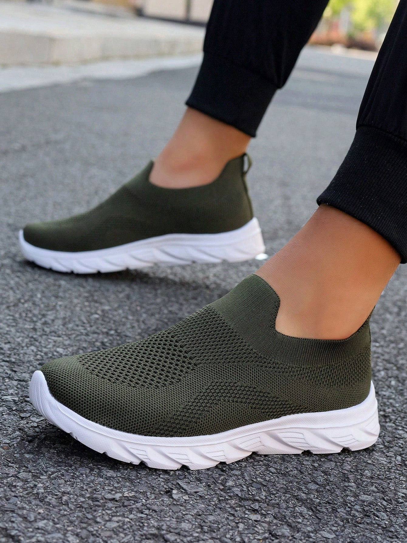 2023 New Breathable Lightweight Mesh Knitted Lace-Up Simple Washable Women's Casual Shoes, Suitable For Running, Walking, Road Sports