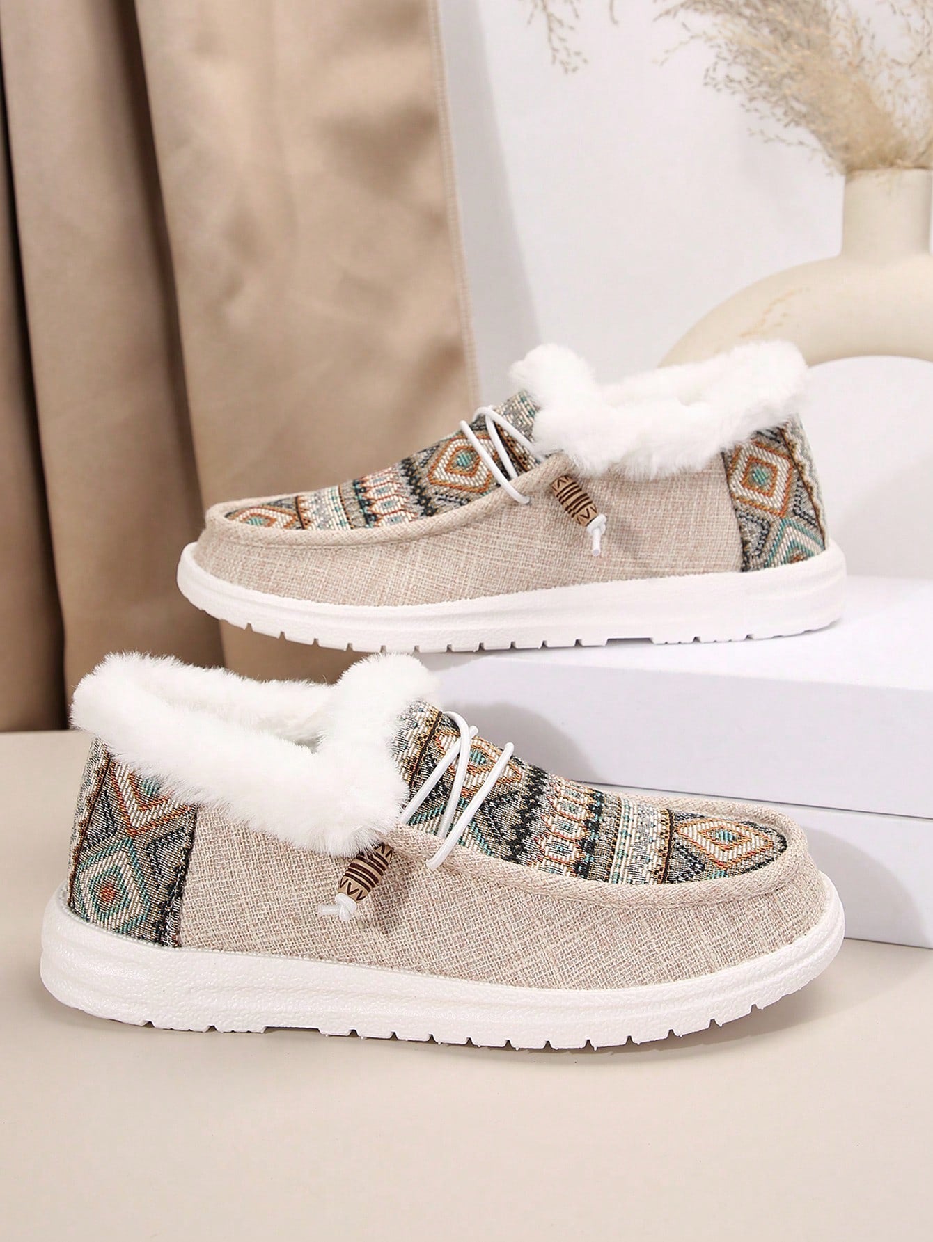 New Outdoor Casual Bohemian Style Fleece Lace-Up Plus Size Flat Leisure Sports Shoes For Women