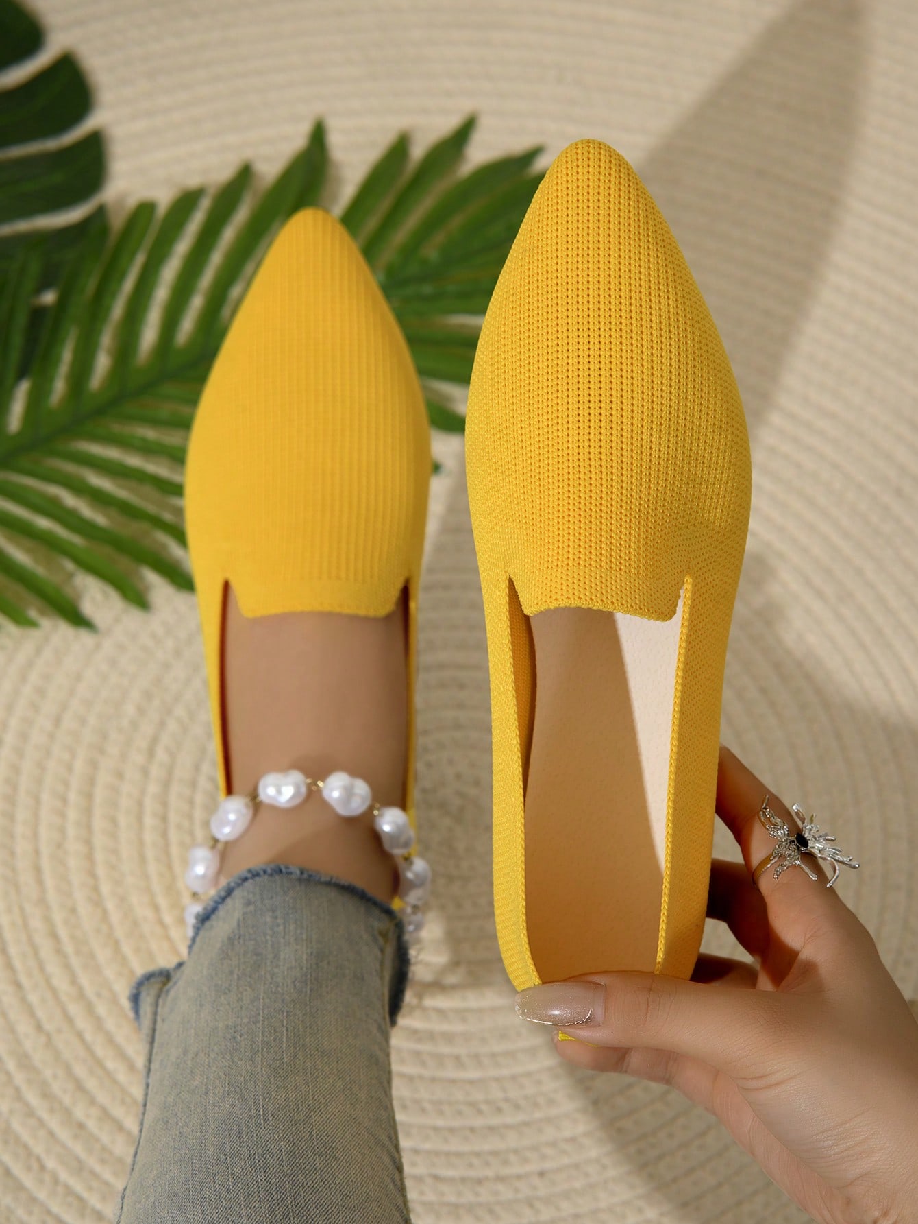 Women's Solid Color Flat Shoes, Breathable Knitted Pointed Toe Slip-On Shoes, Lightweight & Comfortable